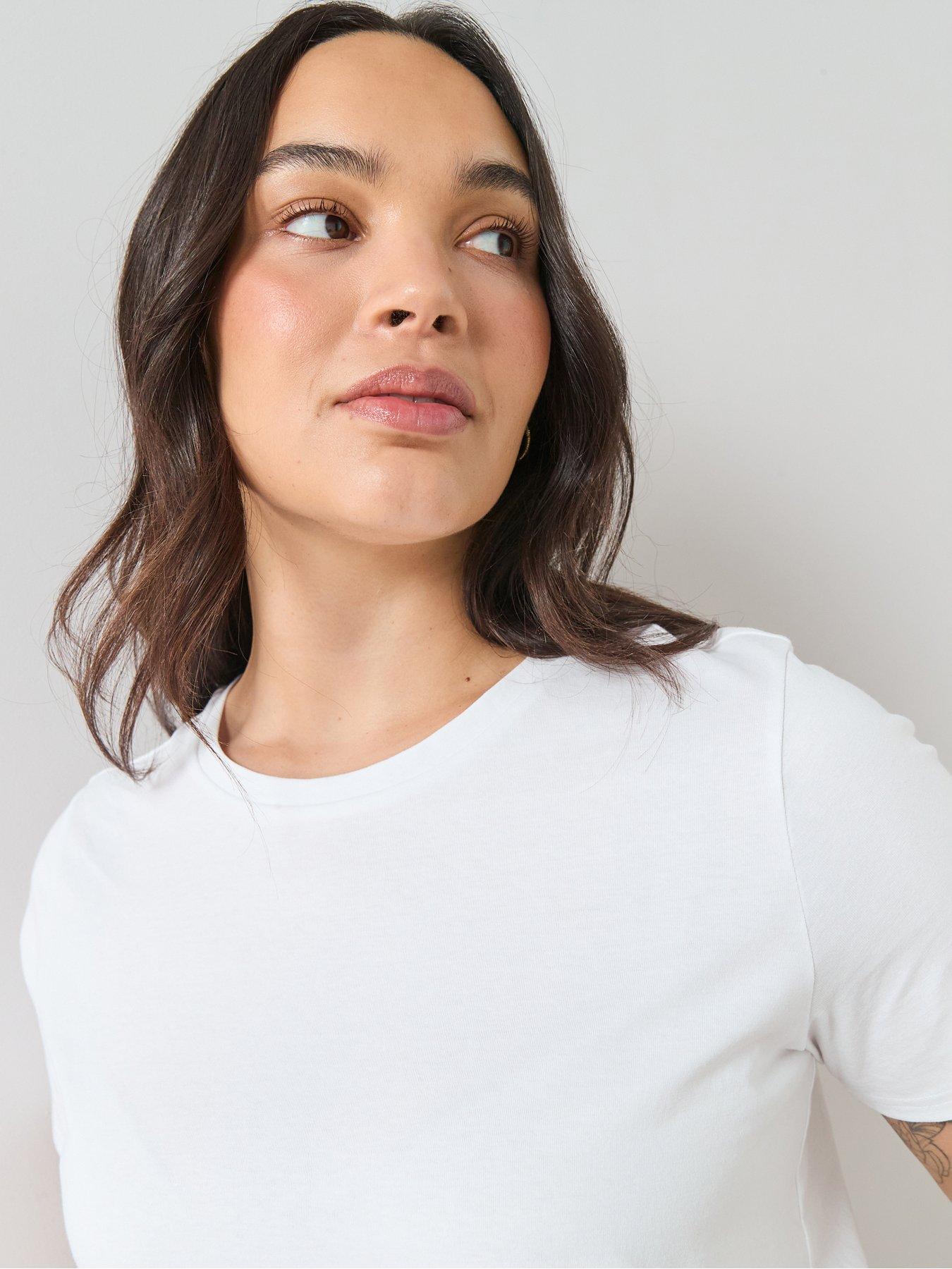  image of the-very-collection-curve-crew-neck-scoop-hem-t-shirt
