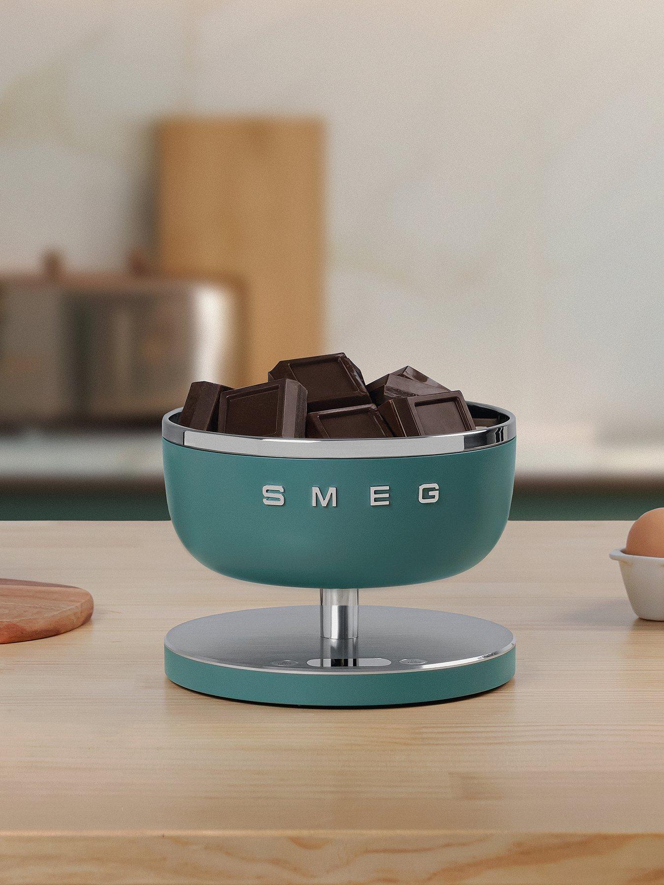 smeg-digital-kitchen-scales-with-removeable-bowl-emerald-green