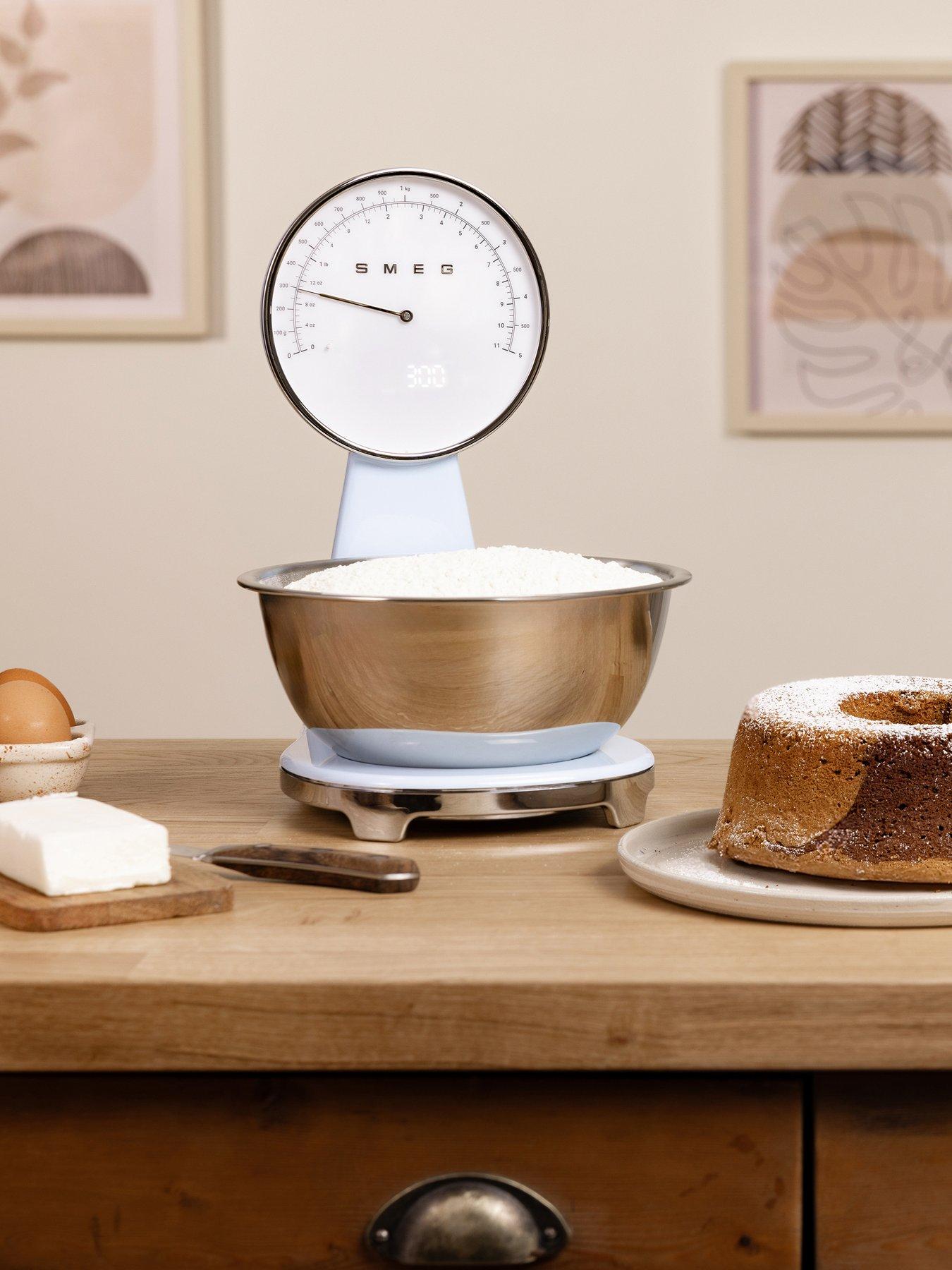 smeg-50s-style-analogue-amp-digital-scales-with-removeable-bowl-pastel-blue