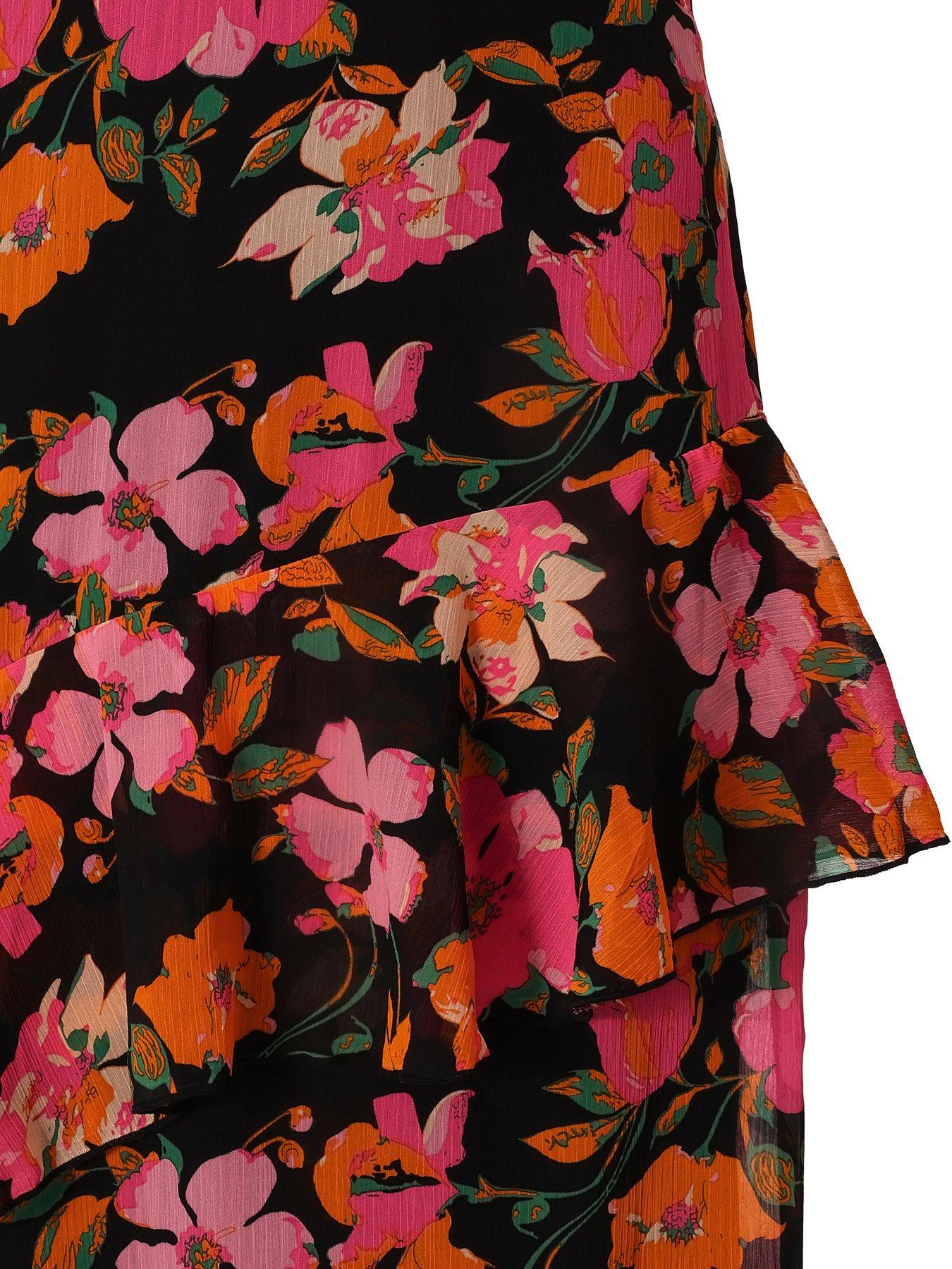 Image 6 of 6 of Quiz Curve Black Floral Midaxi Dress