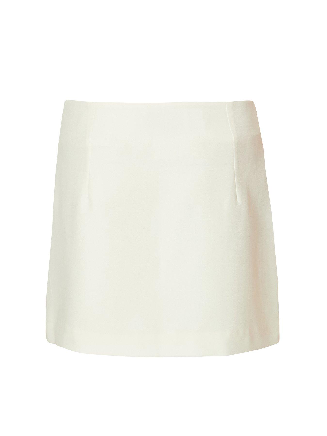 Image 5 of 6 of Quiz Cream Bow Detail Skirt
