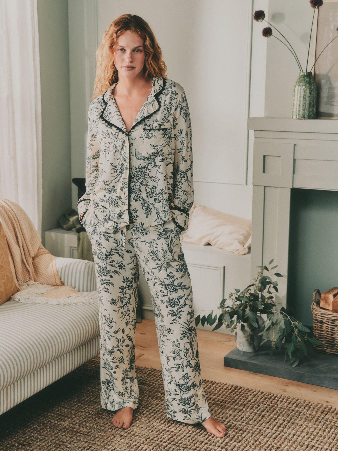 front image of laura-ashley-lloyd-mono-button-through-black