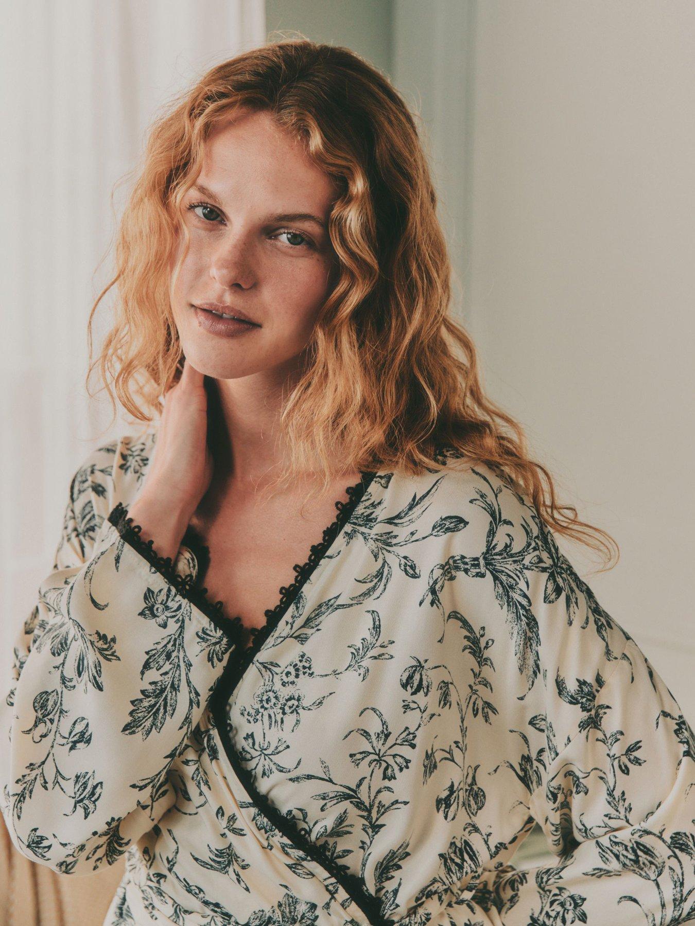 Image 4 of 6 of Laura Ashley Lloyd Mono Robe - Black