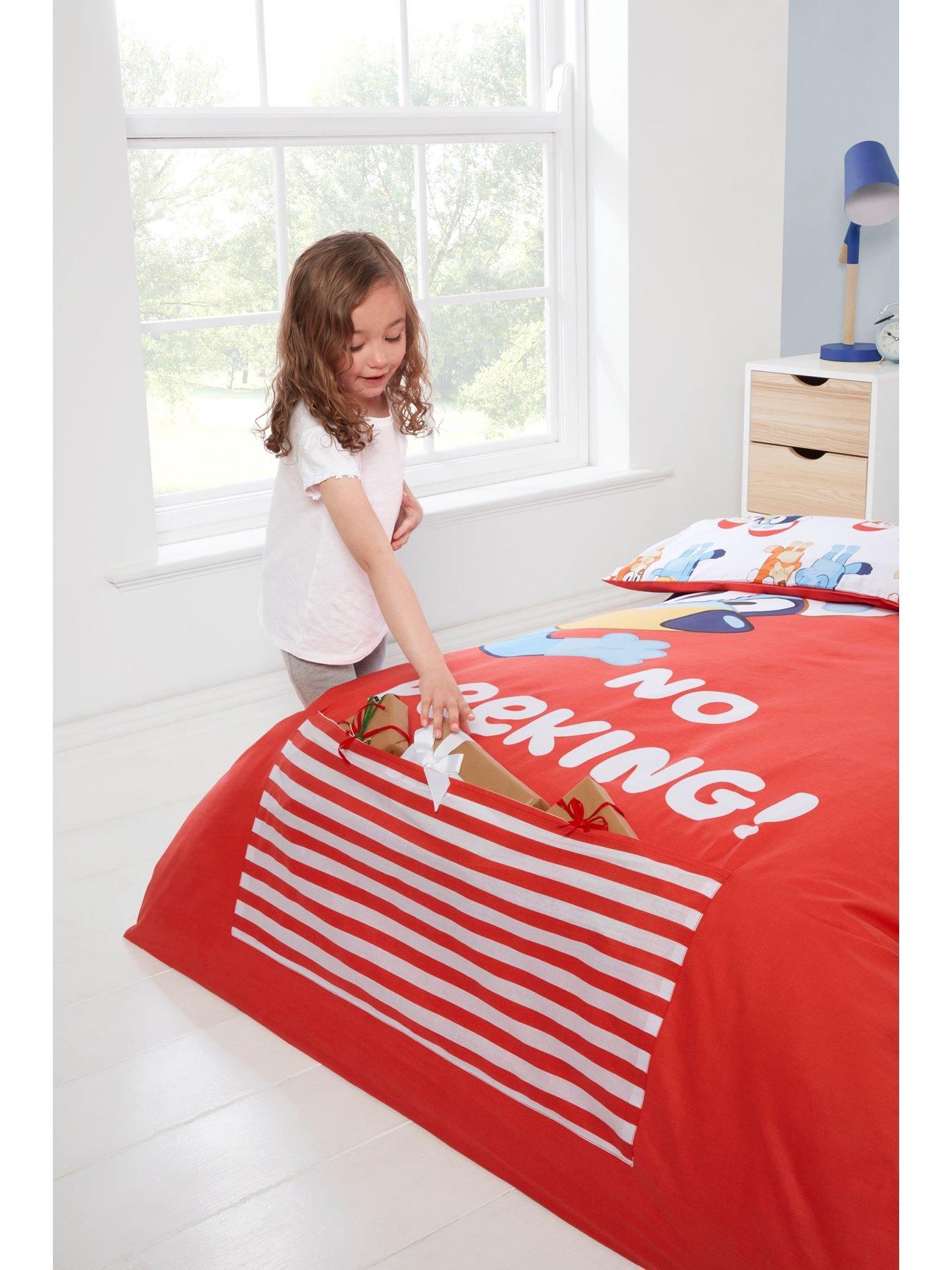  image of bluey-no-peeking-single-panel-christmas-duvet