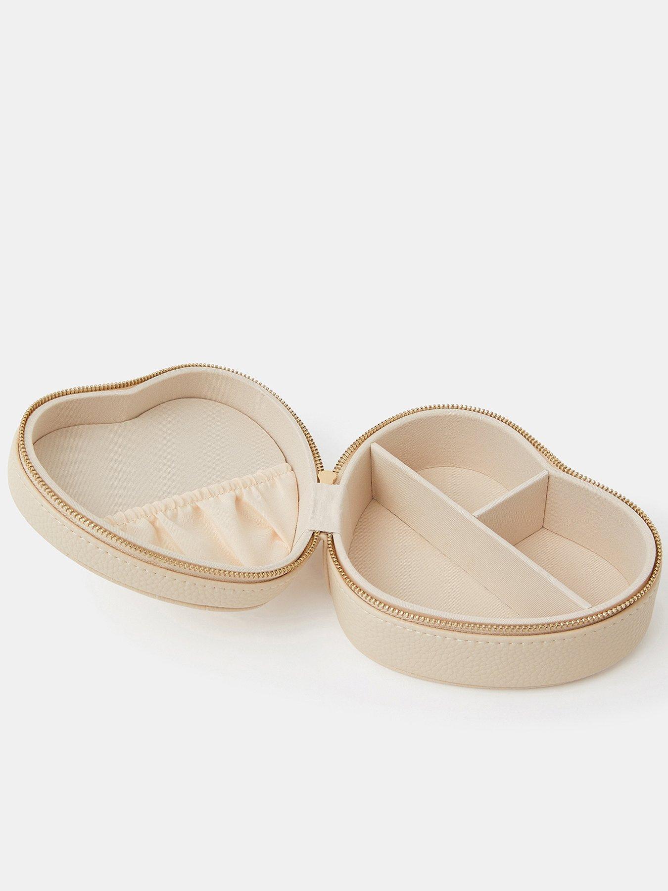 Image 2 of 3 of Accessorize Quilted Heart Travel Jewellery Box - Cream