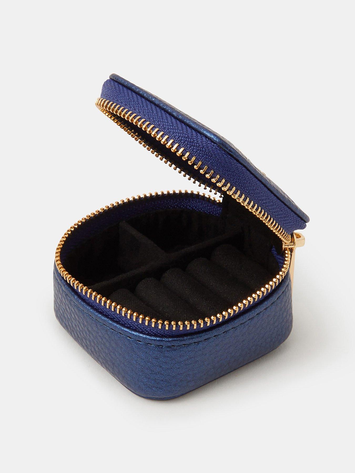 Image 4 of 4 of Accessorize Square Star &amp; Moon Jewellery Box - Navy