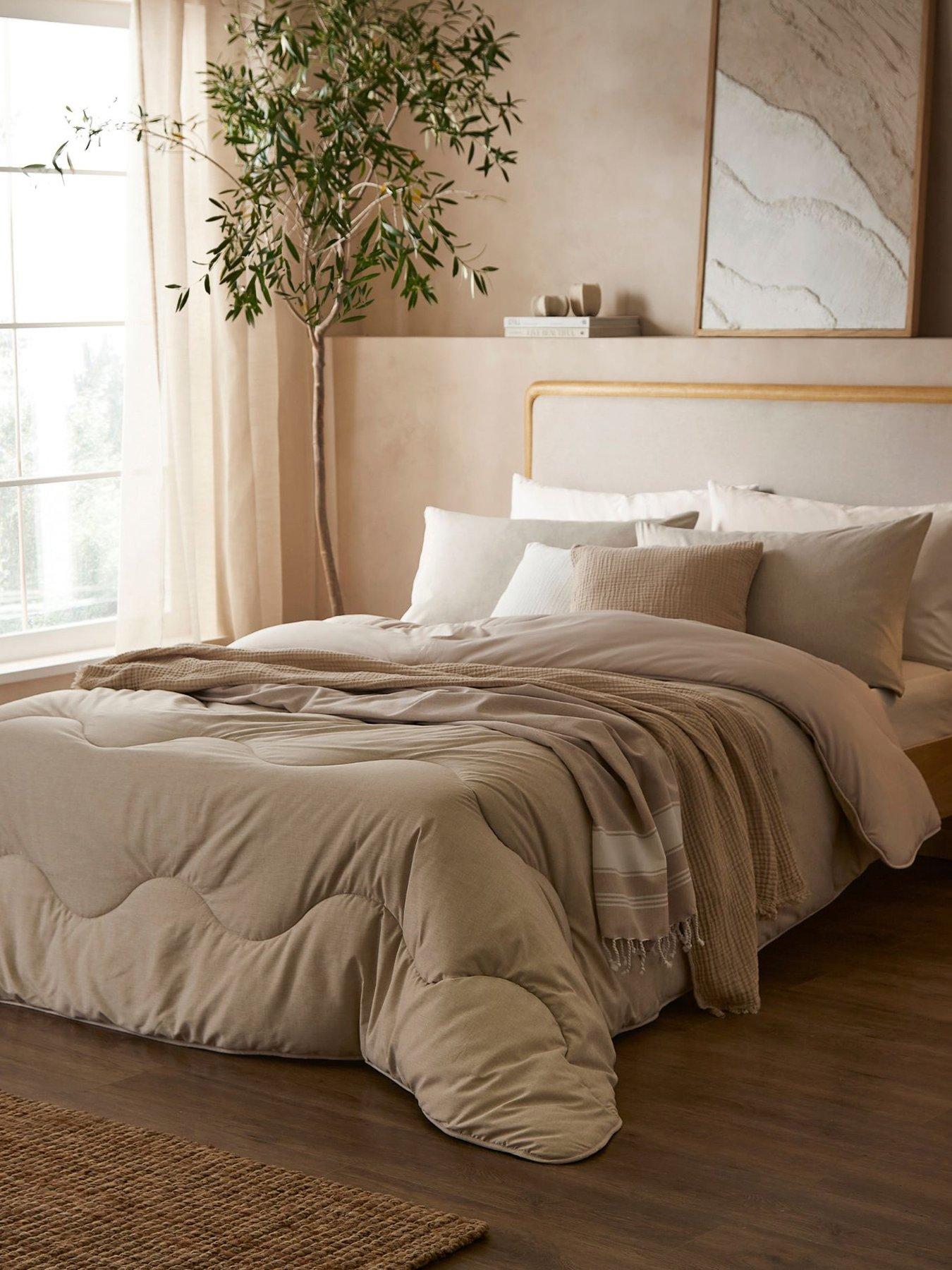 Night Lark Soft Weave Bound 10.5 Tog Coverless Duvet Set includes Pillowcases