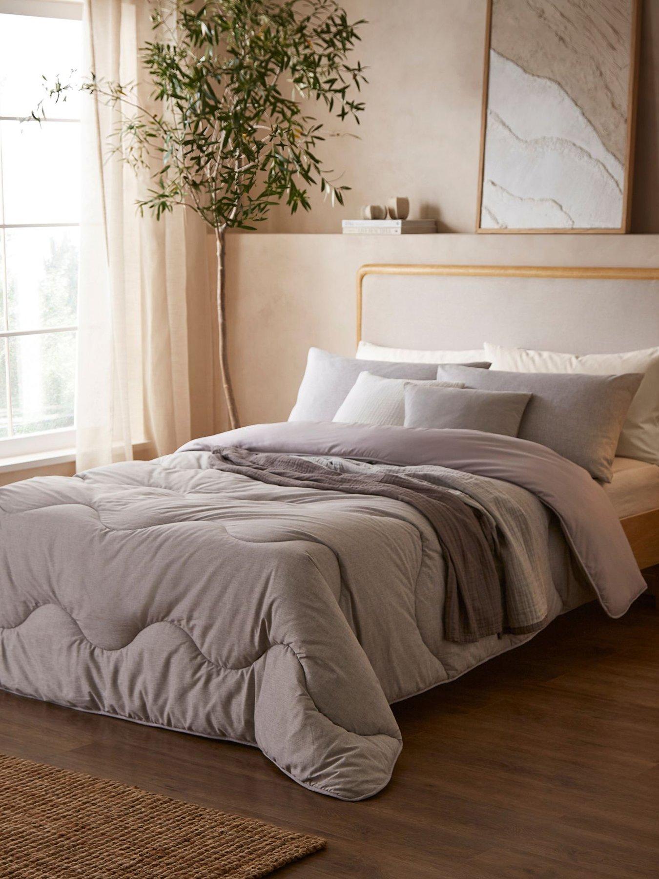 Night Lark Soft Weave Bound 10.5 Tog Coverless Duvet Set includes Pillowcases