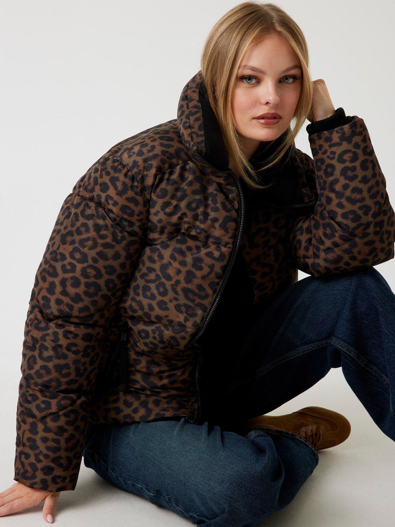 guess-martina-print-leopard-crop-paded-brown
