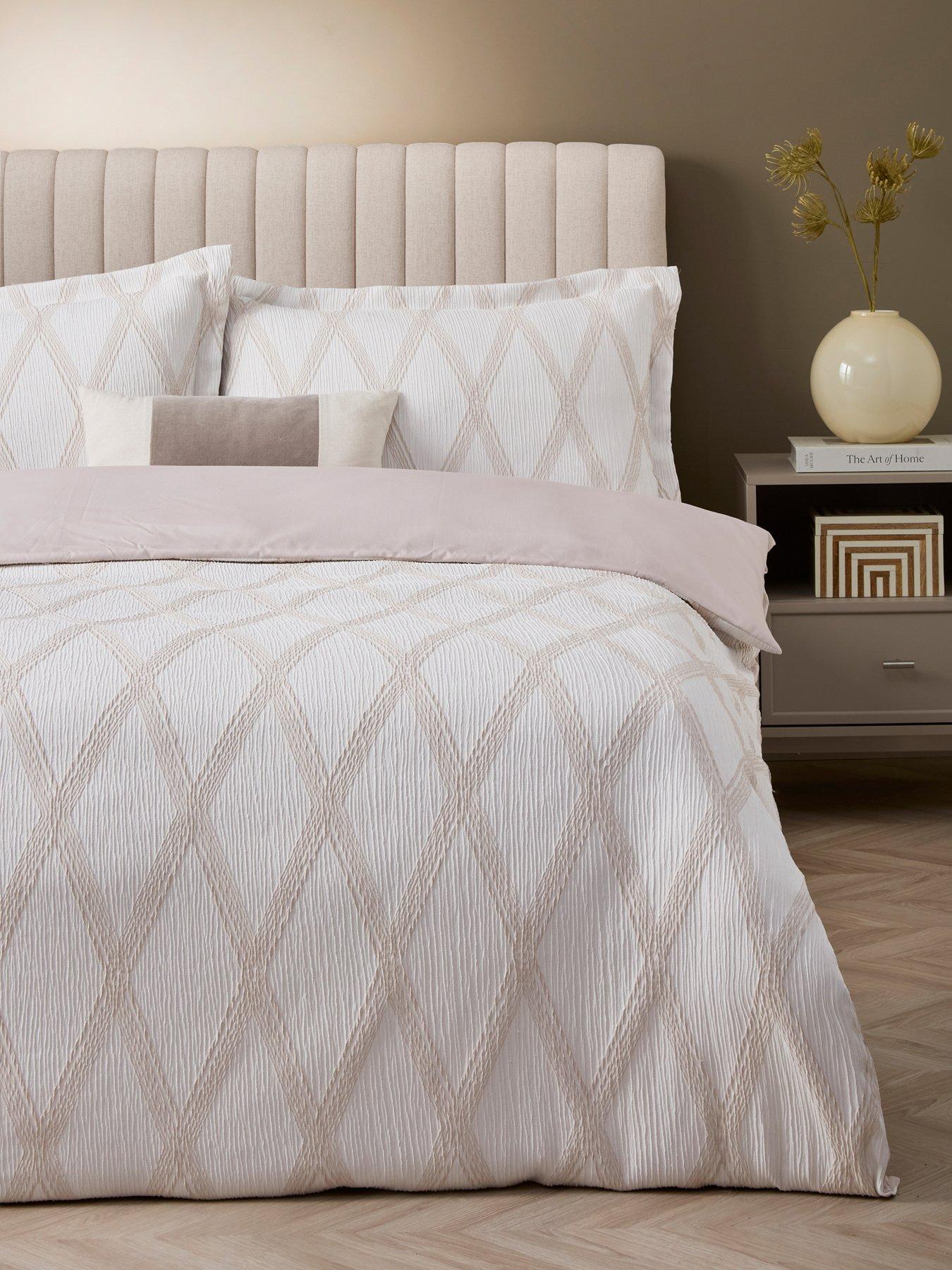 The Very Collection Diamond Jacquard Duvet Set