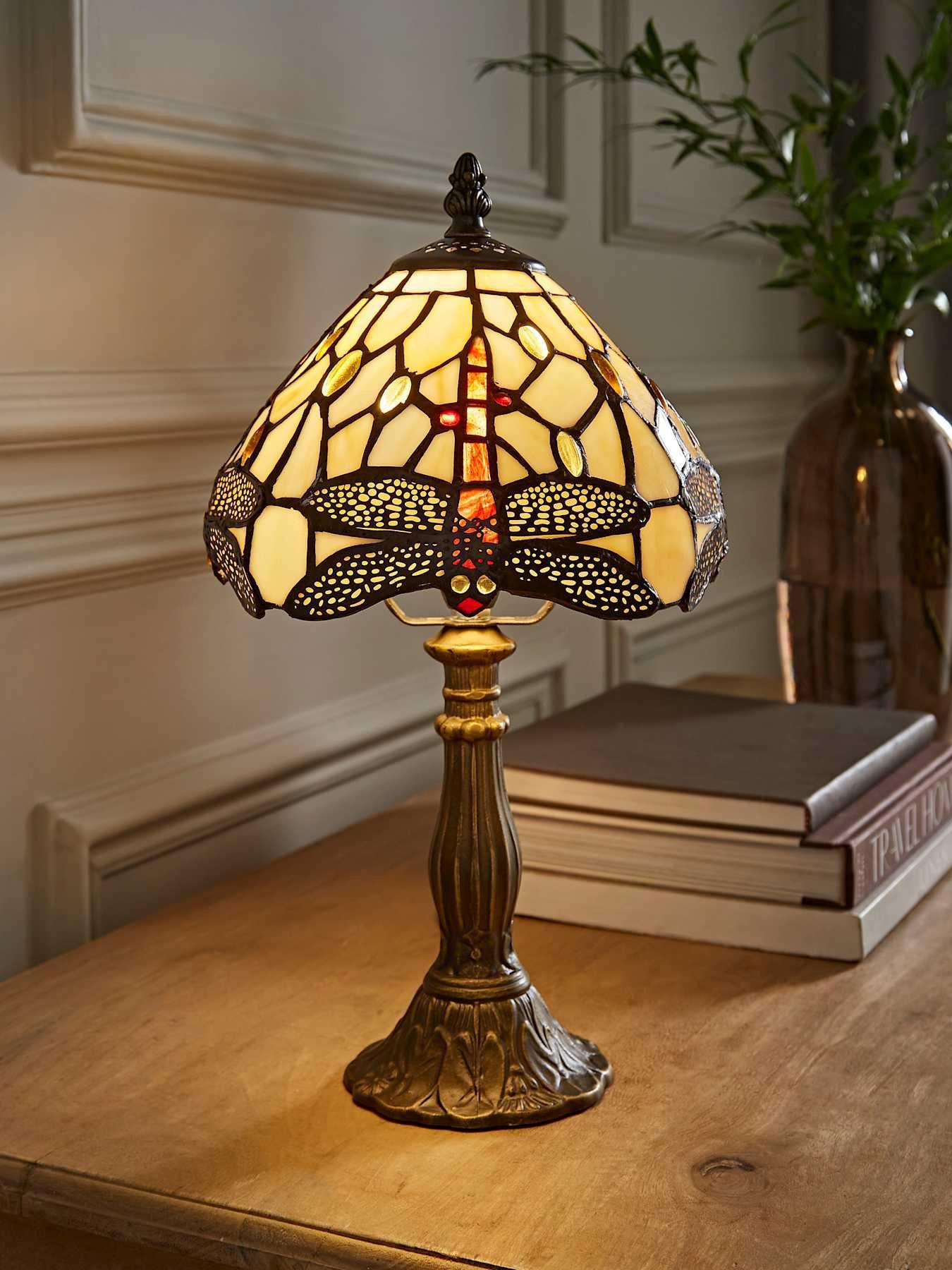 ValueLights Tiffany Dragonfly Table Lamp