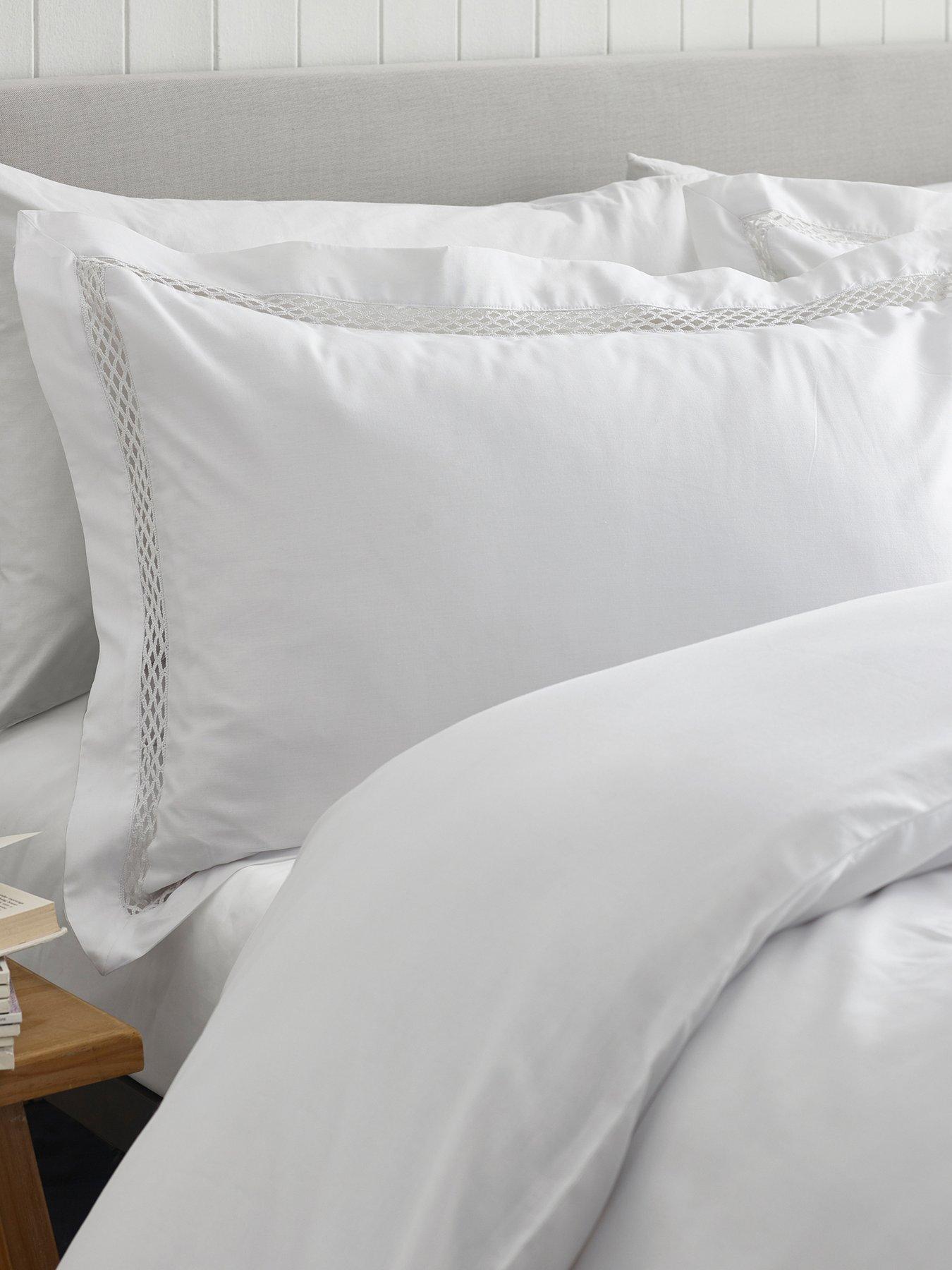 catherine-lansfield-classic-lattice-lace-duvet-set