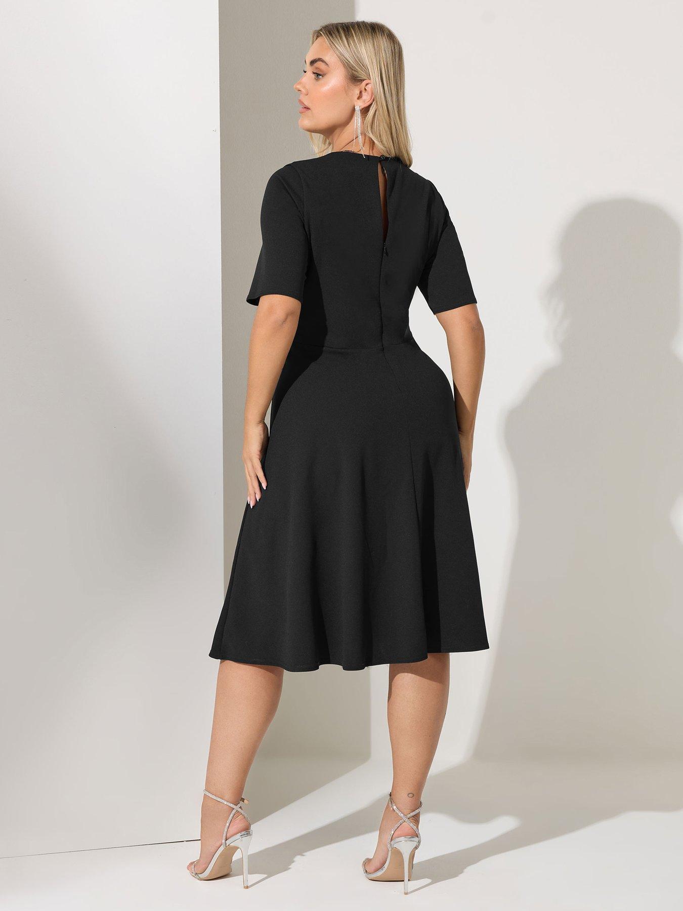 Image 2 of 4 of Yours Curve Panelled Skater Dress - Black