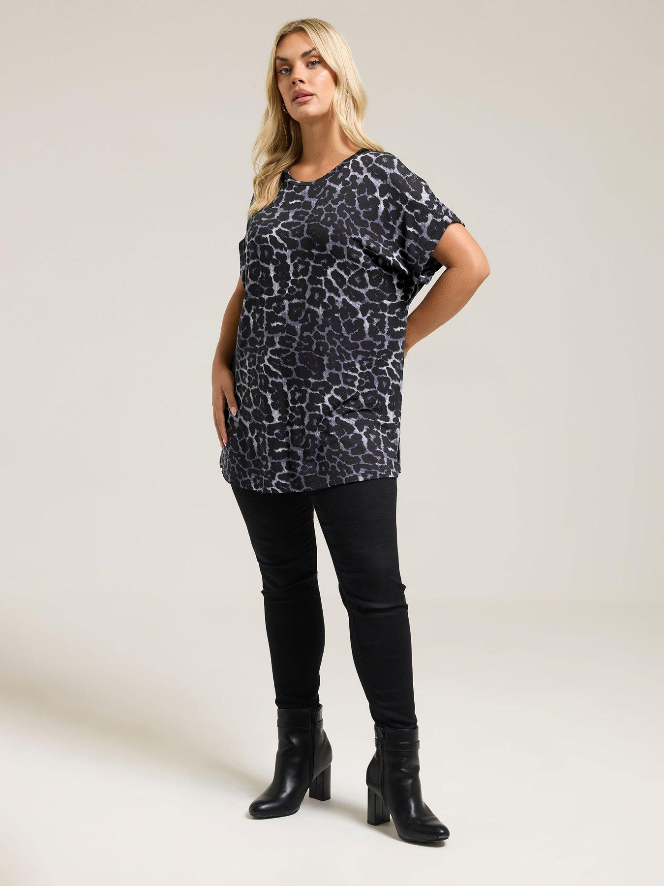 Image 3 of 4 of Yours Curve Raglan T-Shirt - Black