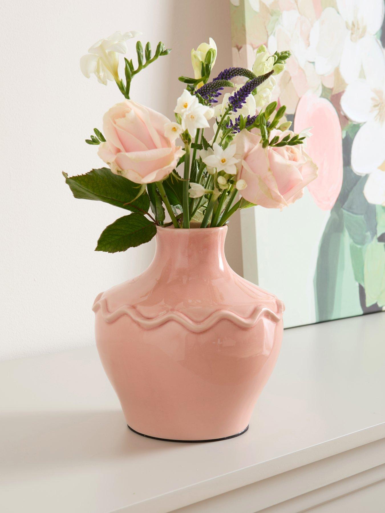The Very Collection Wiggle Detail Vase