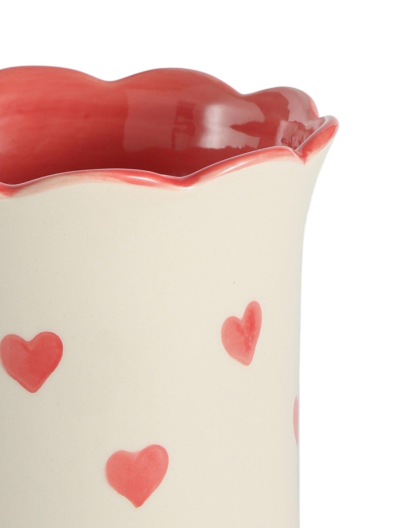  image of the-very-collection-scallop-edge-ceramic-vase