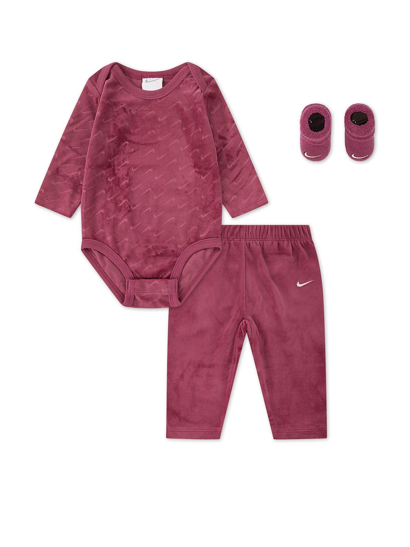 nike-infant-girls-3pc-velour-swoosh-box-red