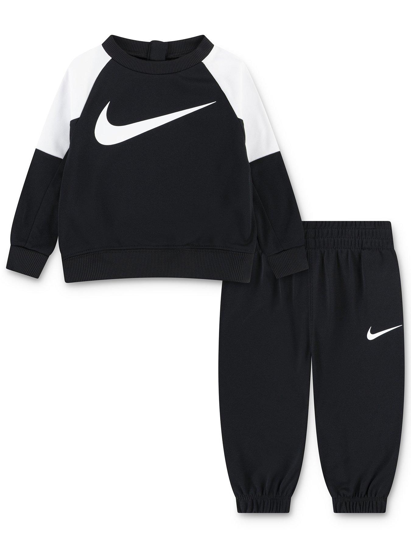  image of nike-infant-unisex-lifestyle-essentials-crew-black