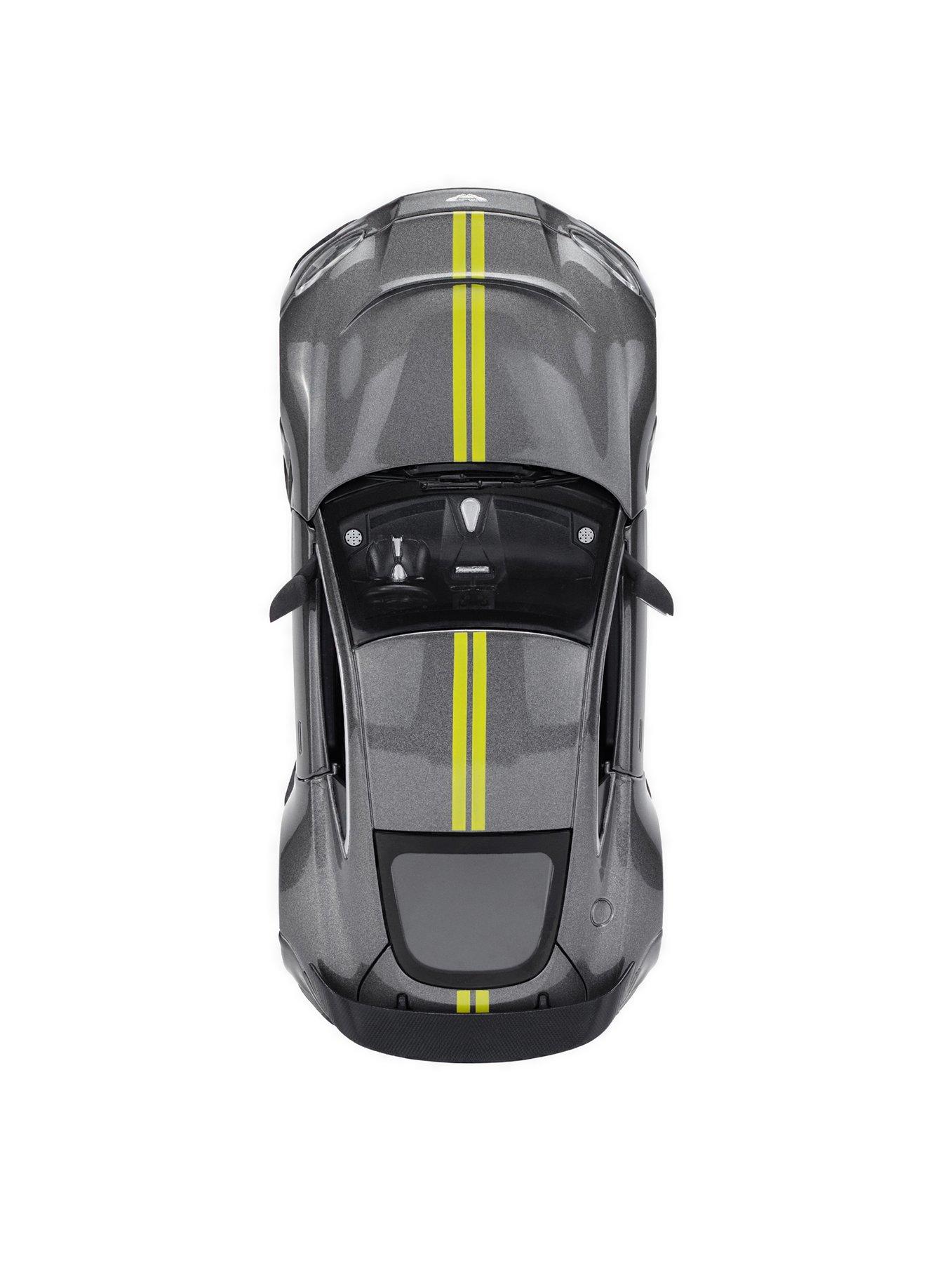  image of die-cast-124-scale-aston-martin-vantage-v12-model-car