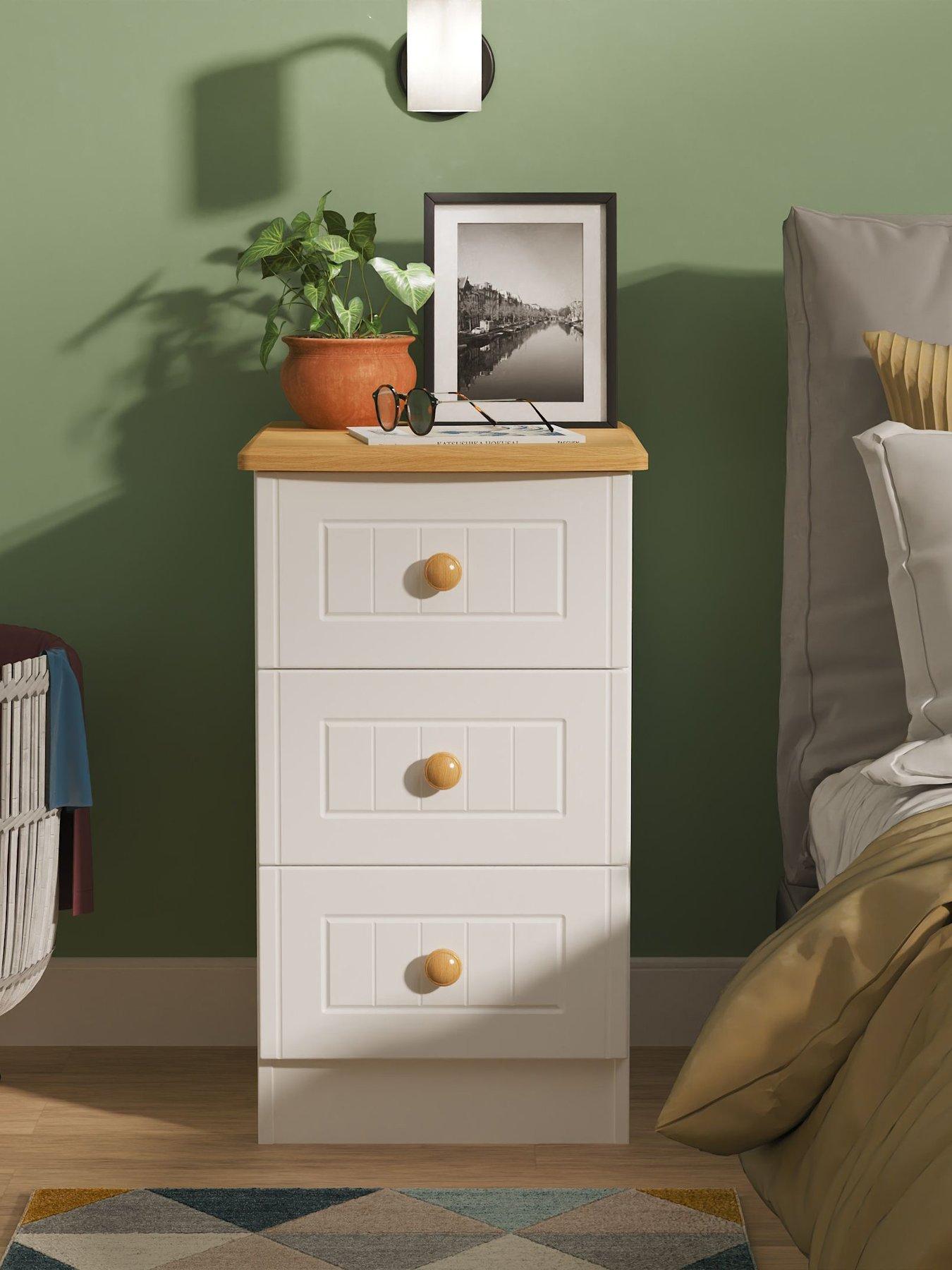 undefined Harrogate 3 Drawer Ready Assembled Bedside Table