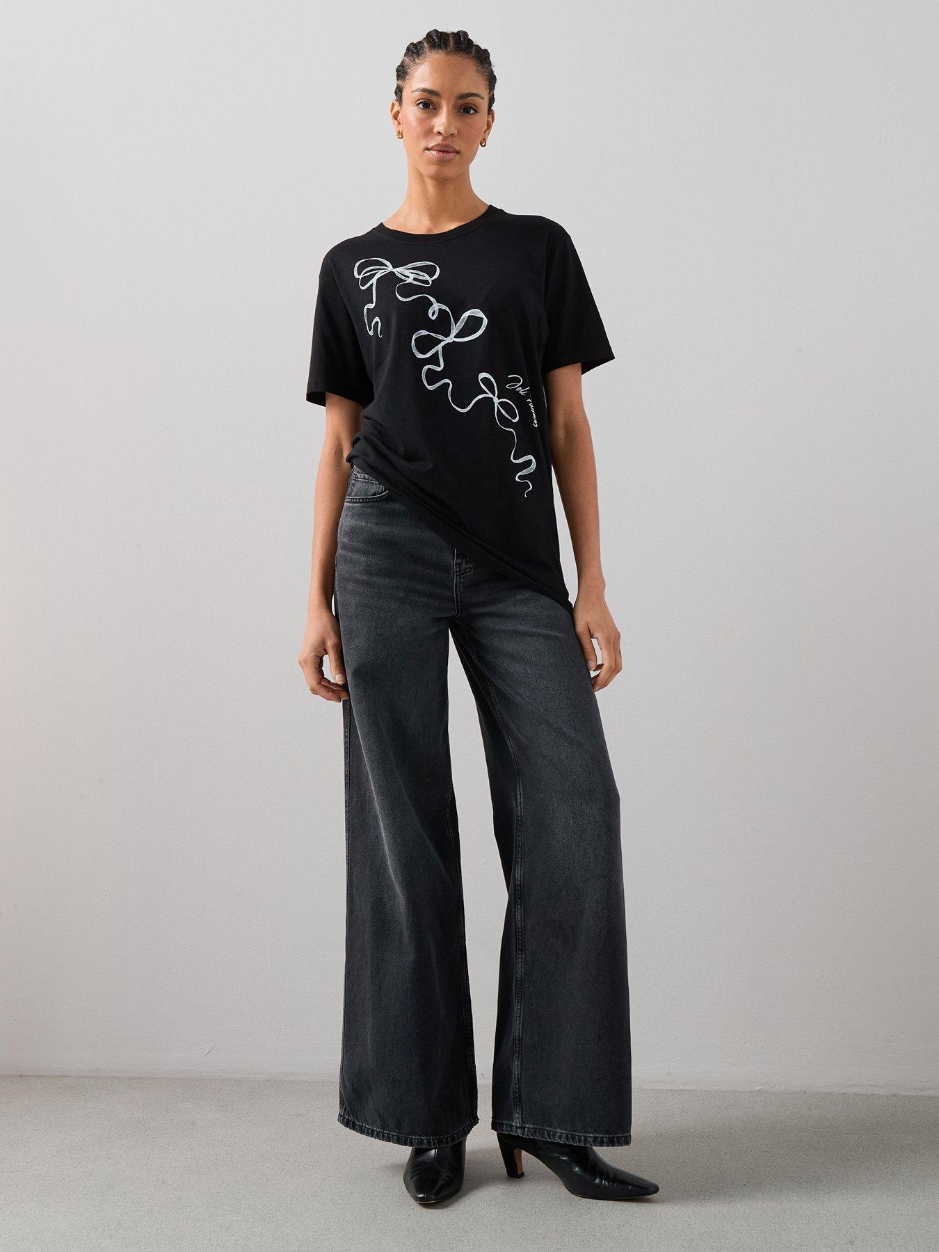 Image 4 of 6 of The Very Collection Bow Oversized Graphic T-shirt - Multi