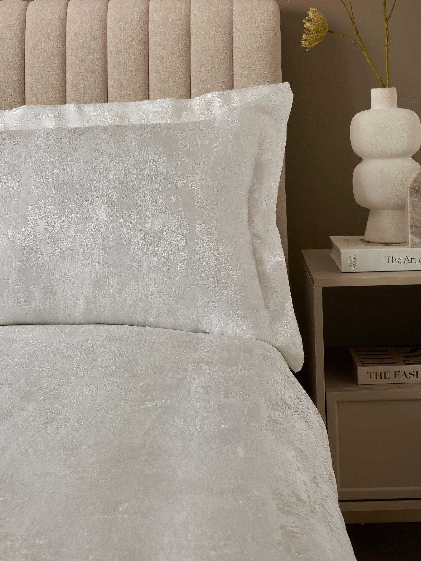 Image 3 of 5 of The Very Collection Luxe Textured Jacquard Duvet Set