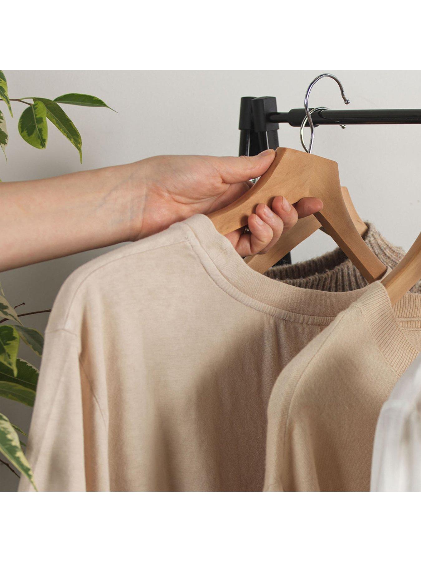 Image 4 of 5 of Beldray 10 Pack Wooden Hangers