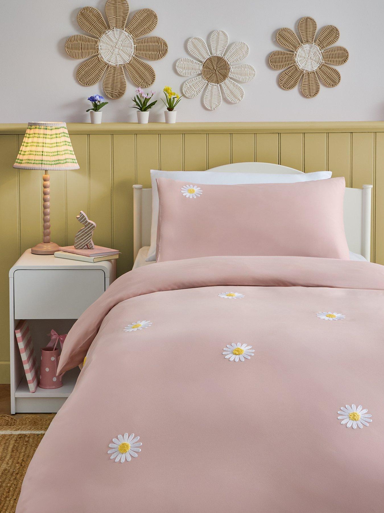 The Very Collection Embroidered Daisy Duvet Set