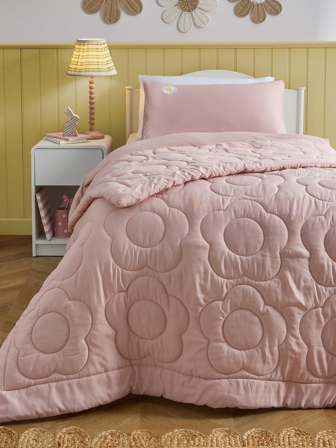 front image of the-very-collection-daisy-bedspread-150x200cm