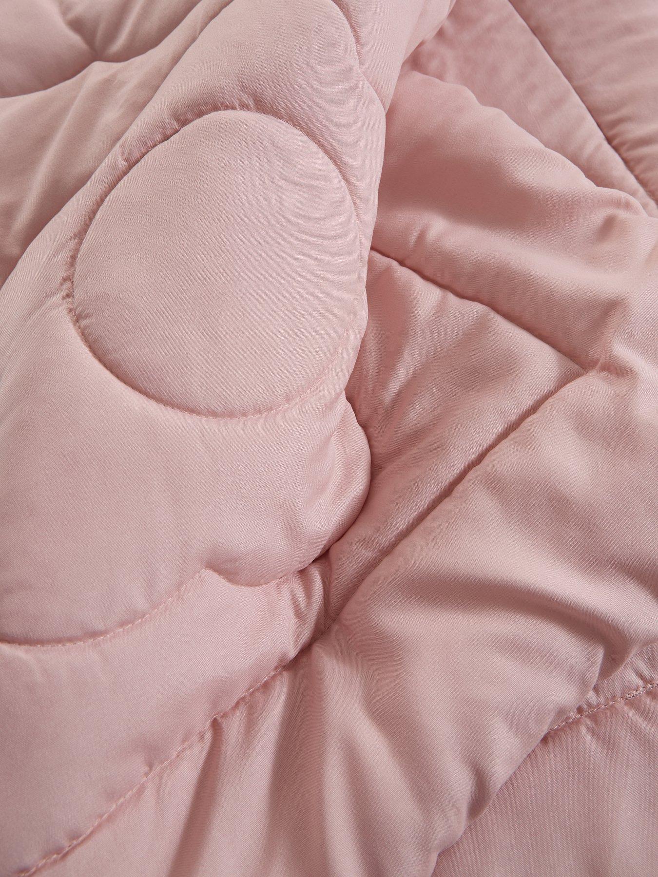  image of the-very-collection-daisy-bedspread-150x200cm