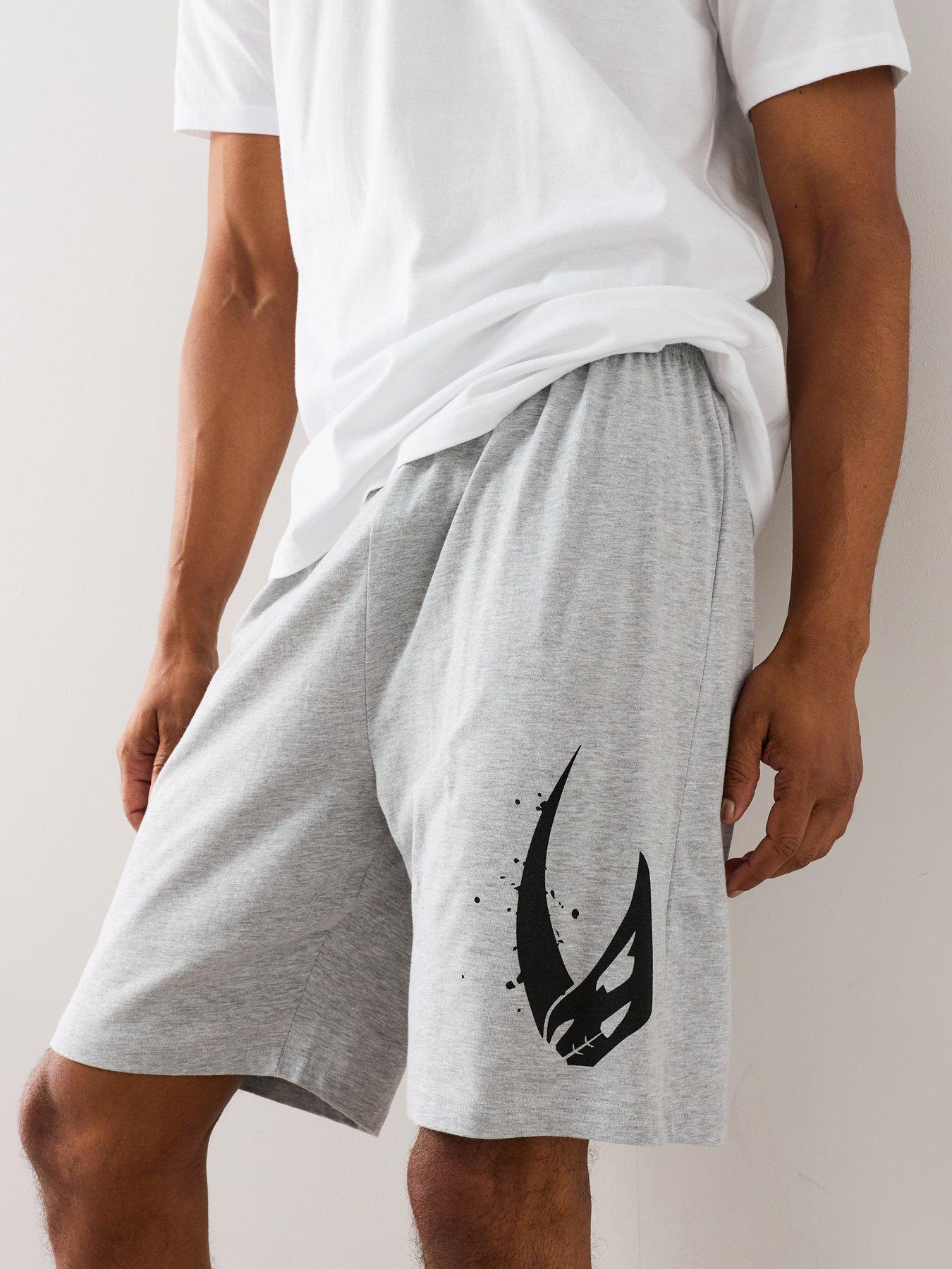 Image 4 of 7 of The Very Collection The Mandalorian And Grogu Short Pyjama Set - White