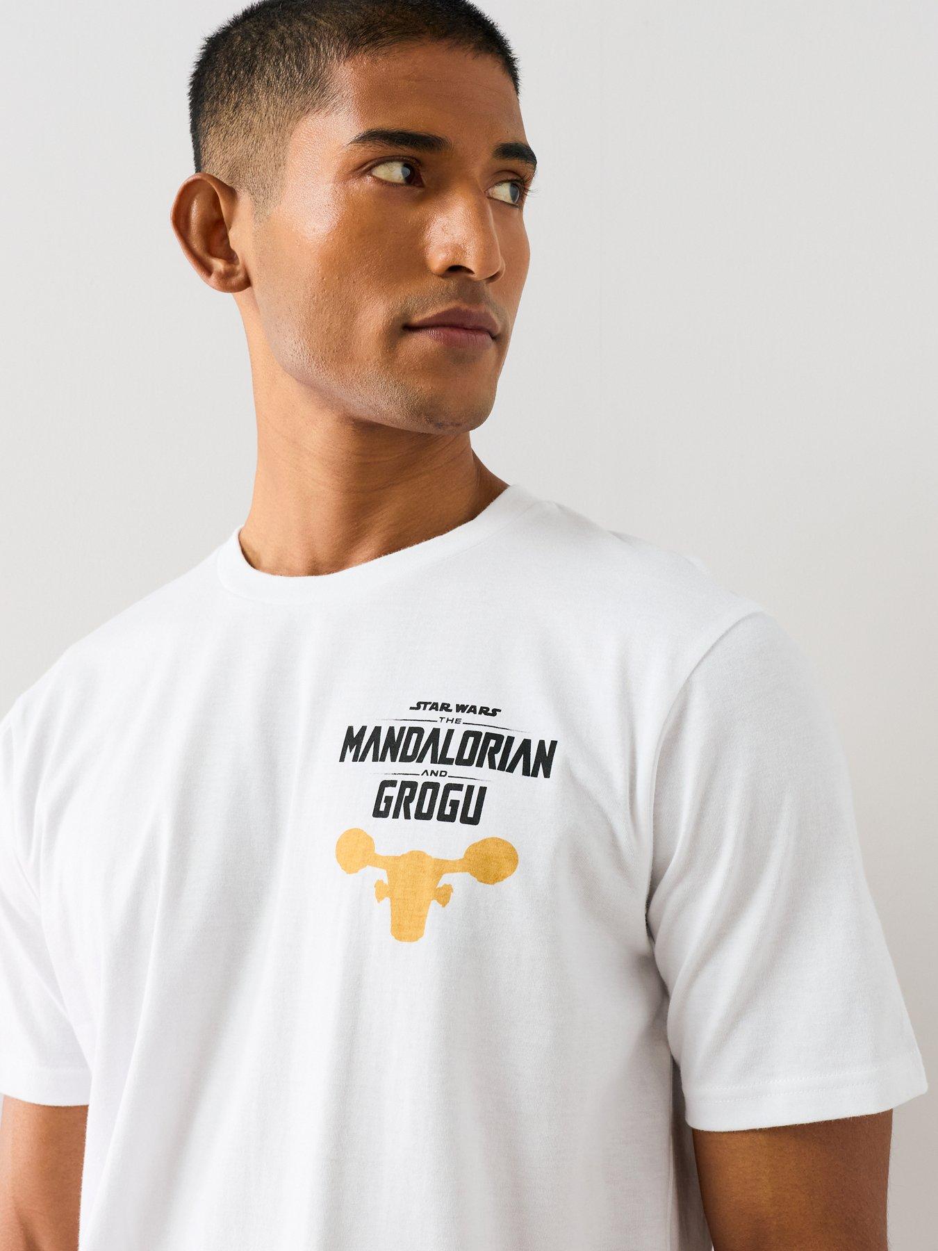 Image 5 of 7 of The Very Collection The Mandalorian And Grogu Short Pyjama Set - White