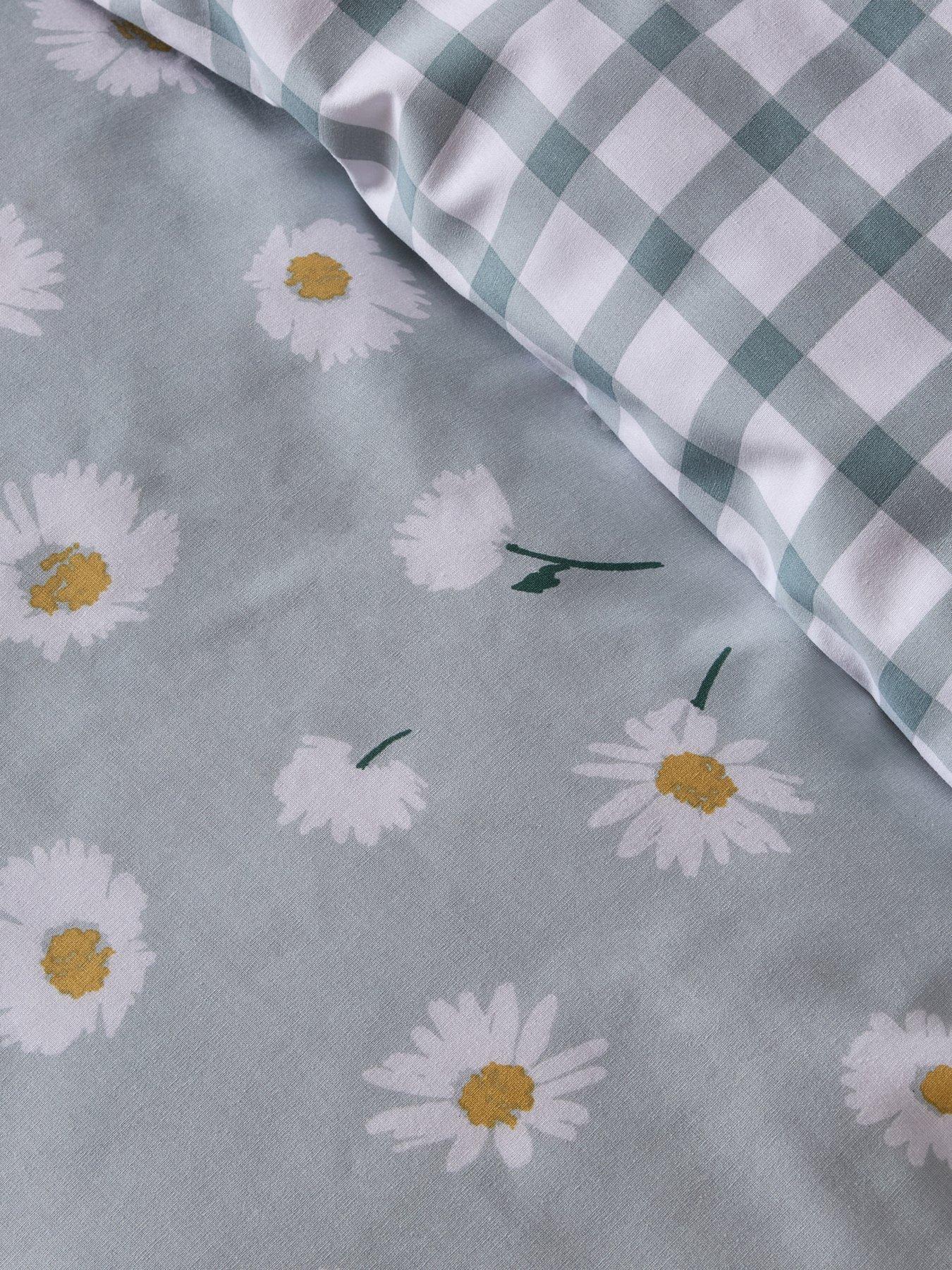  image of the-very-collection-spring-daisy-printed-duvet-set