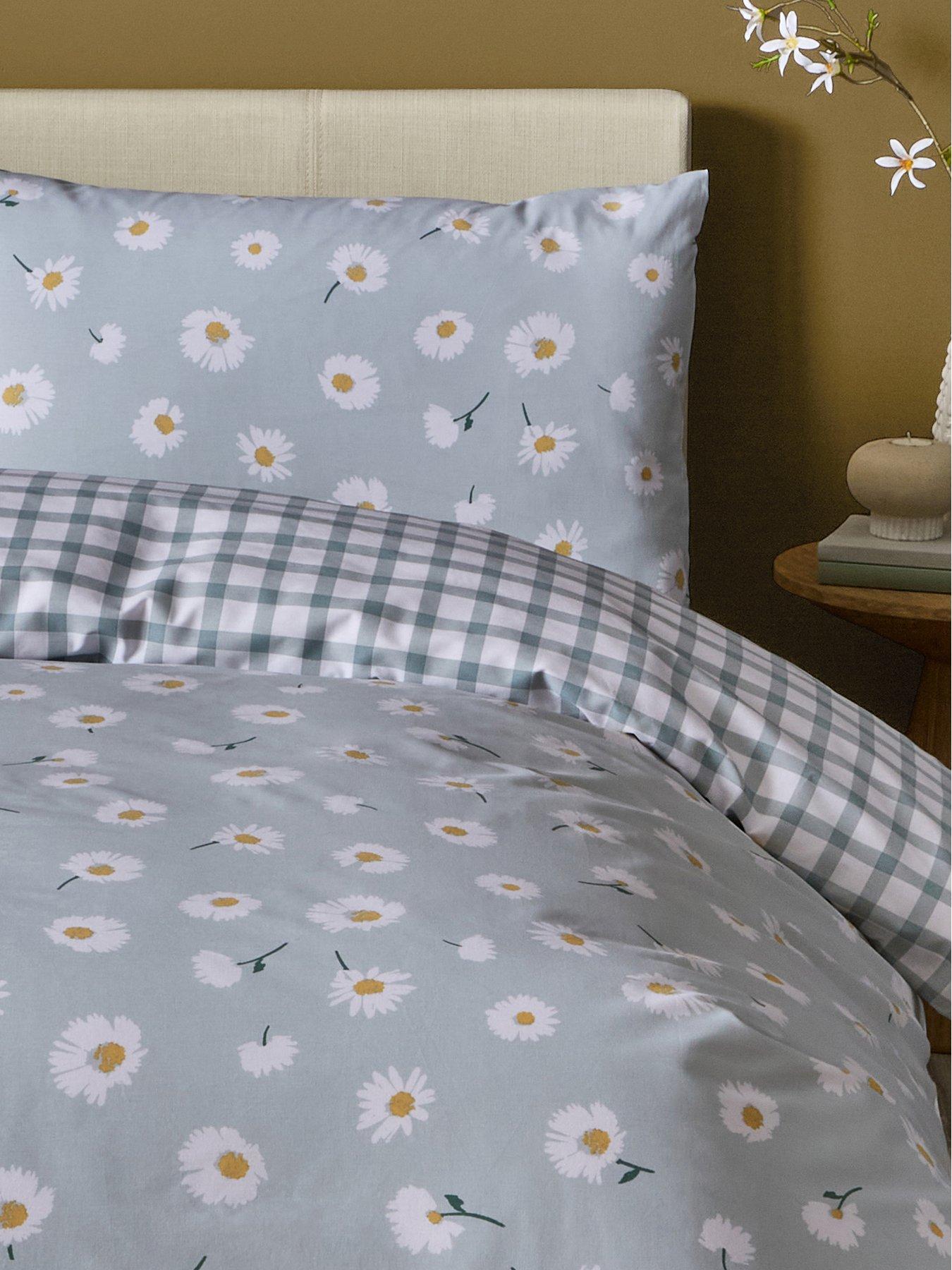  image of the-very-collection-spring-daisy-printed-duvet-set