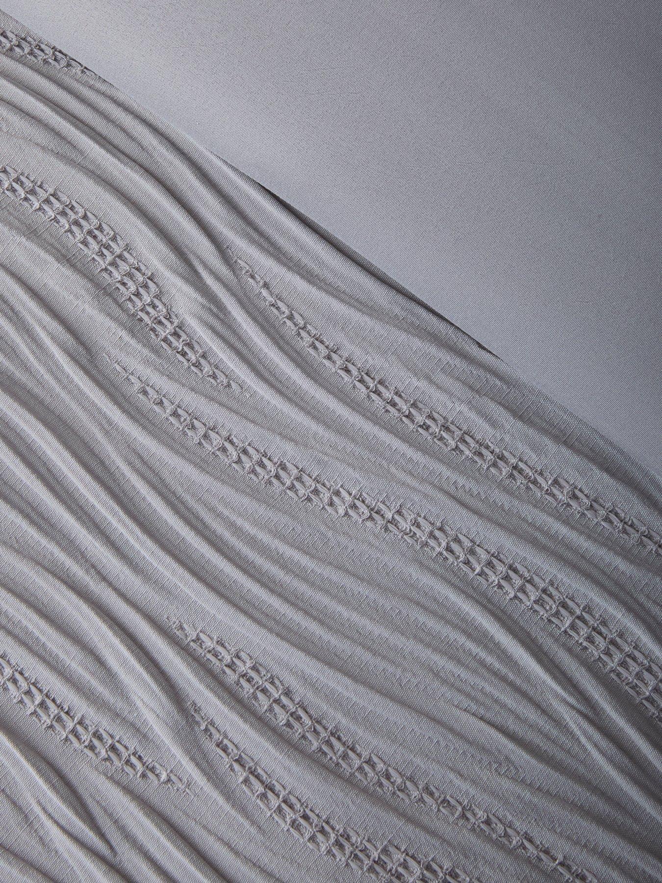 Image 4 of 5 of The Very Collection Textured Wave Jacquard Duvet Set