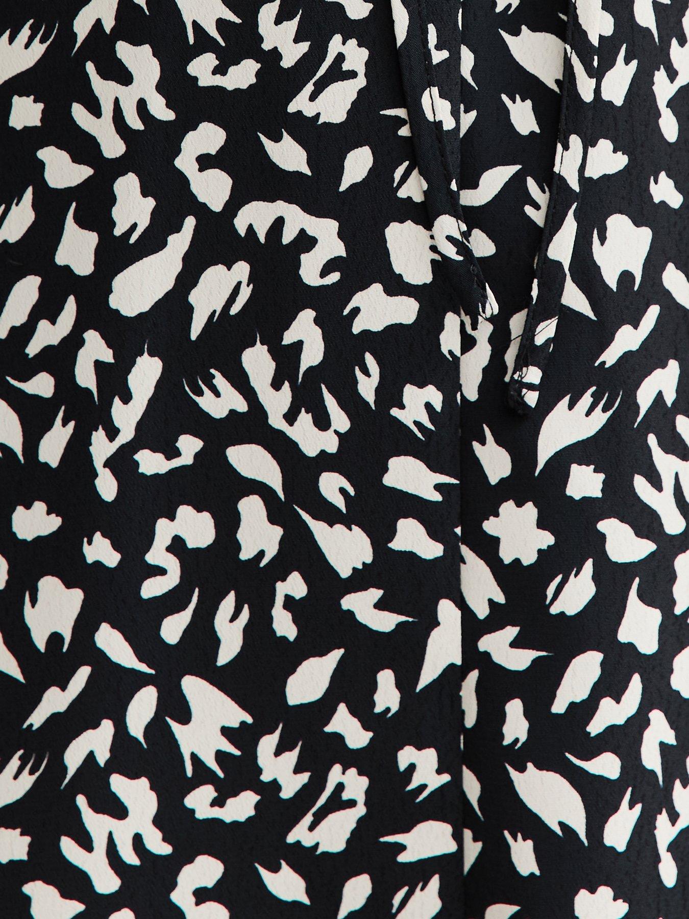 Image 5 of 5 of New Look Black Animal Print Batwing Sleeve Midi Dress