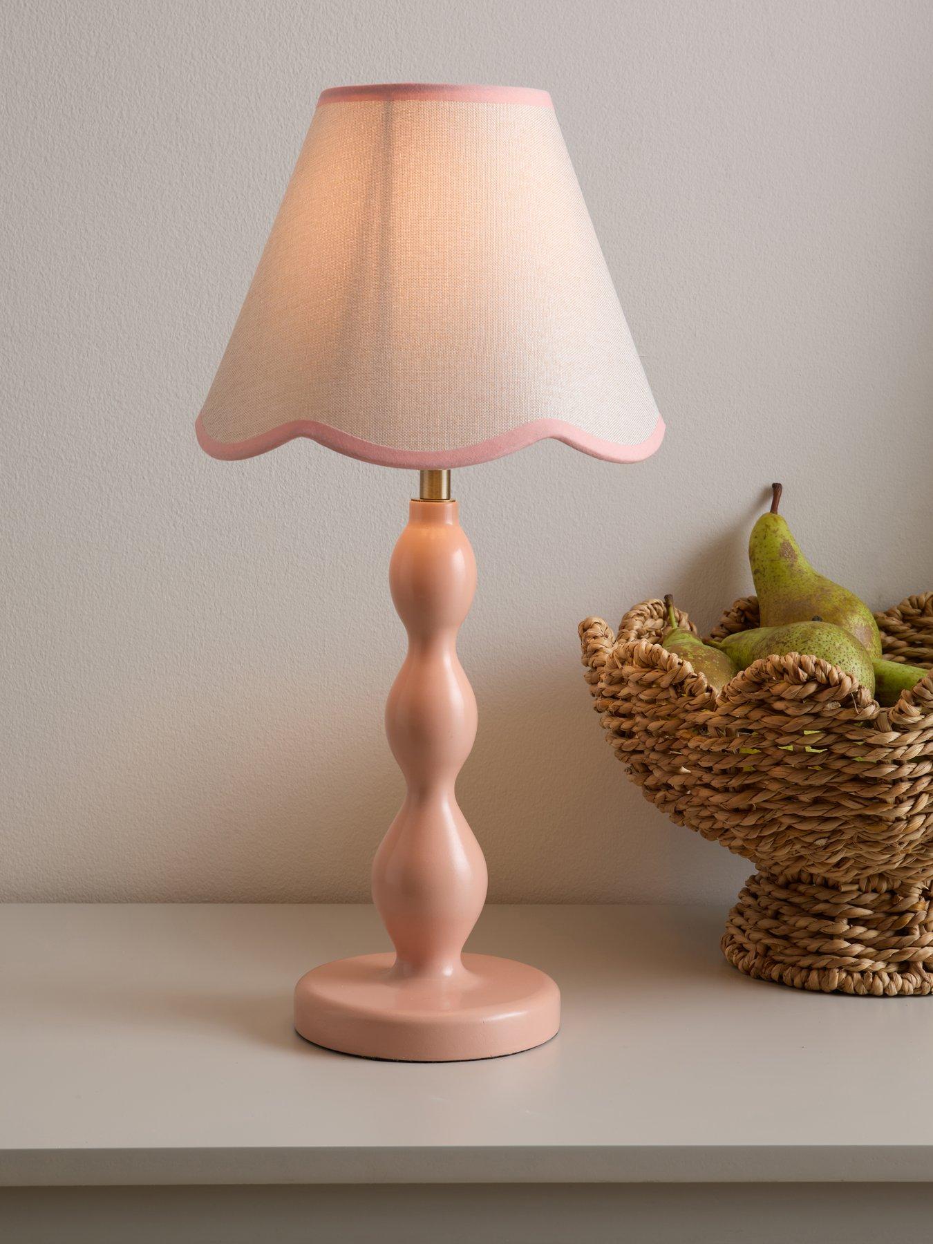 The Very Collection Wiggle Scallop Table - Apricot