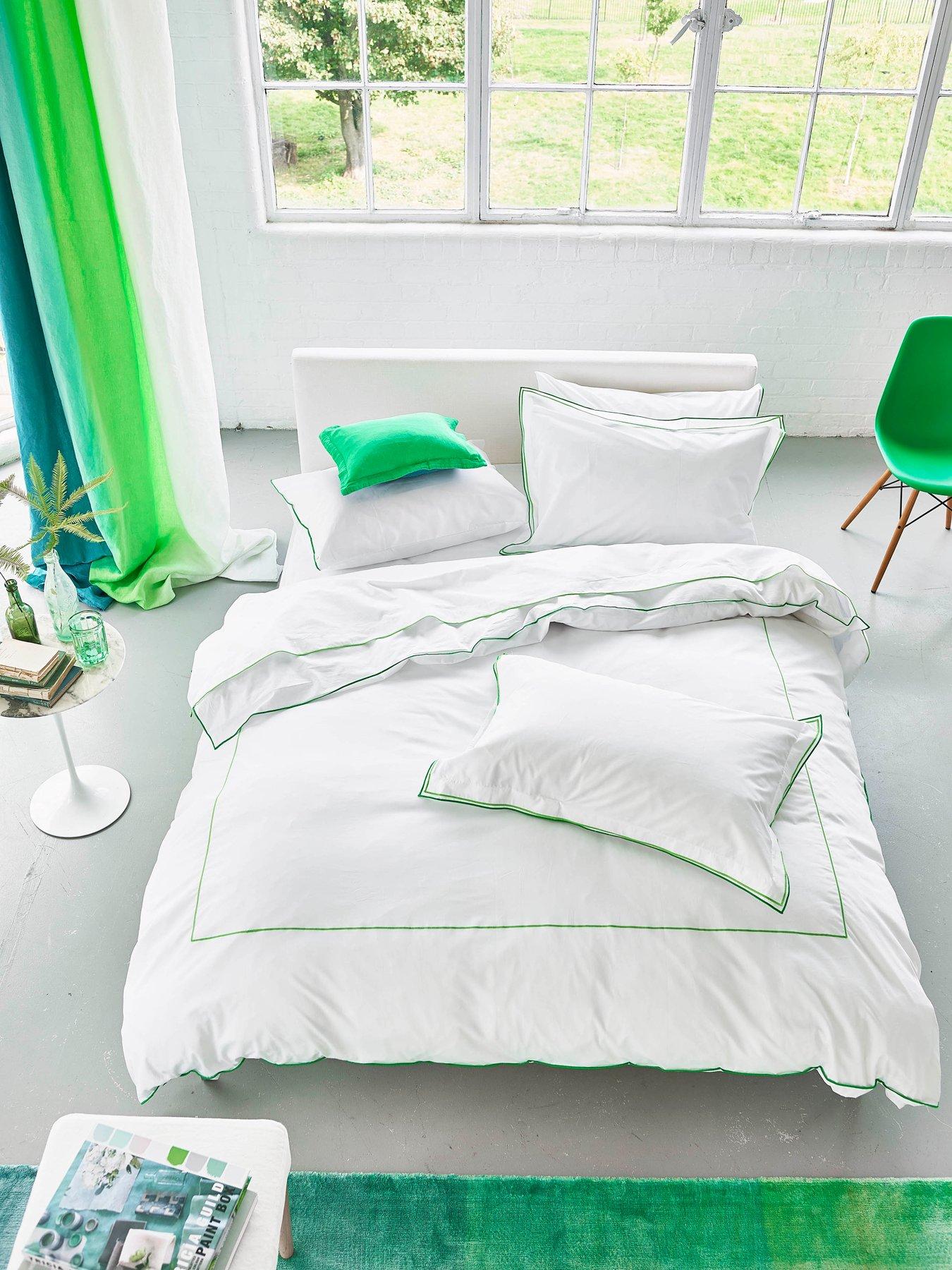 designers-guild-astor-100-cotton-quilt-set-emerald-green