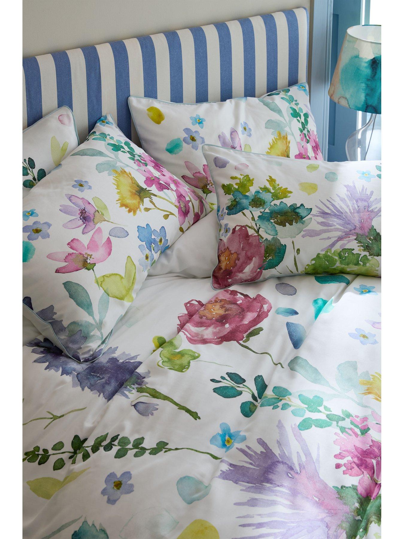  image of bluebellgray-tetbury-100-cotton-quilt-set