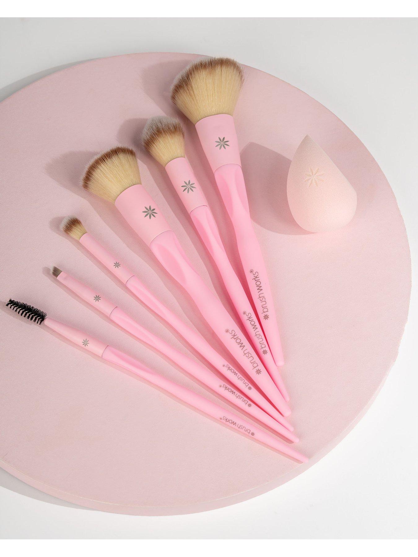 Image 4 of 4 of Brushworks Must-Have Brush Makeup Brush Set