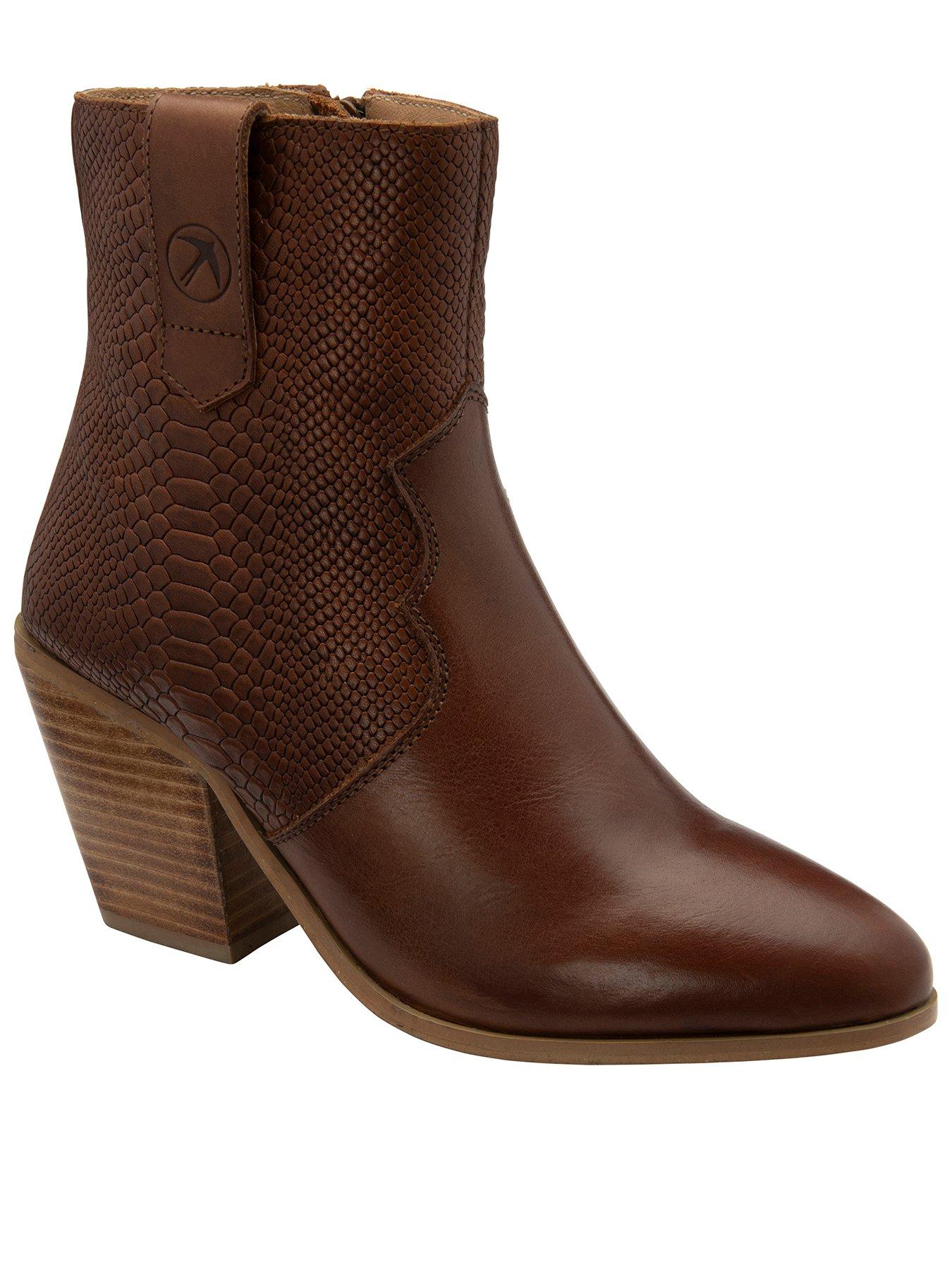 undefined Dorey Ankle Boots - Tan