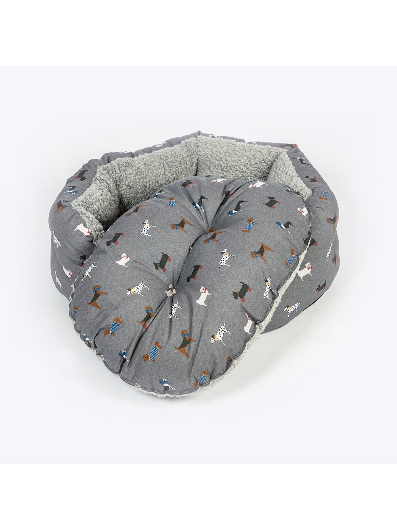 Image 3 of 3 of FatFace Marching Dogs Deluxe Slumber Bed