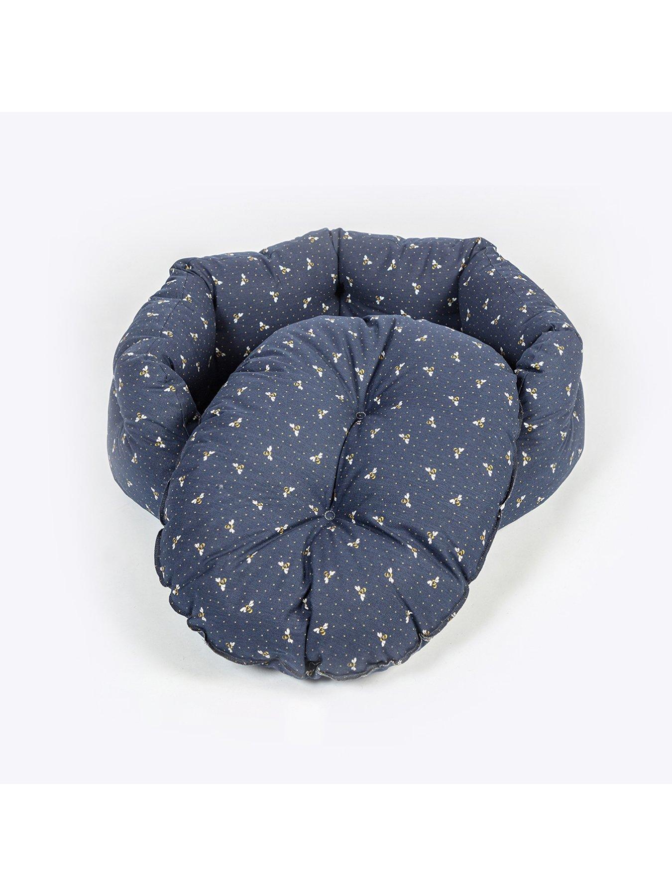  image of fatface-spotty-bees-deluxe-slumber-bed