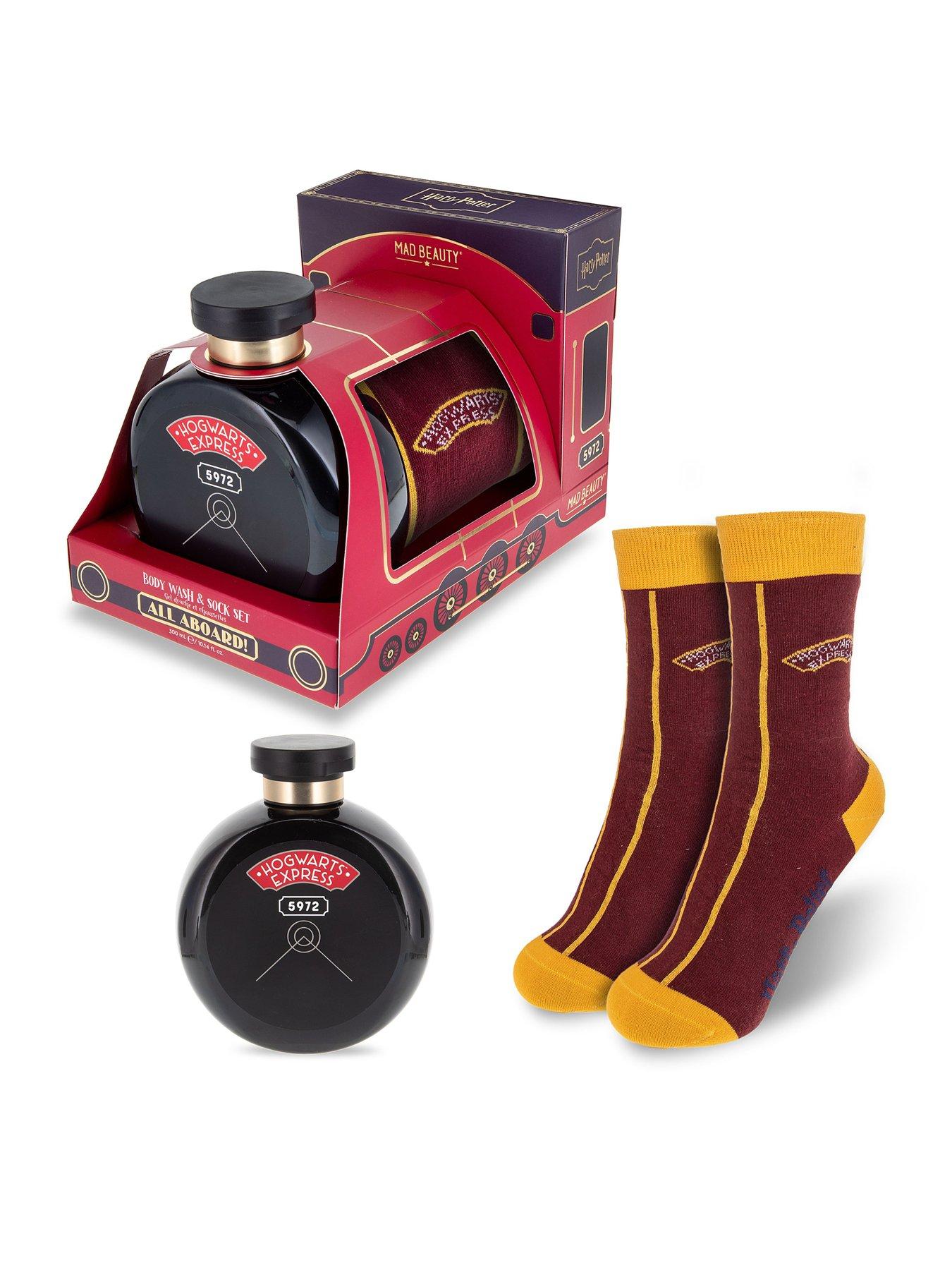 Image 3 of 4 of Mens Gift Set - Wash Bag, Socks and Body Wash