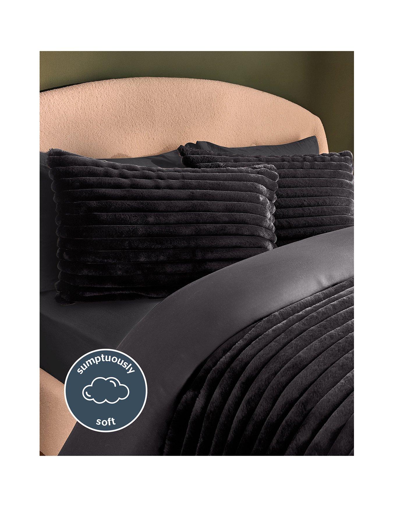 Image 2 of 7 of Silentnight Ribbed Faux Fur Duvet Cover Set