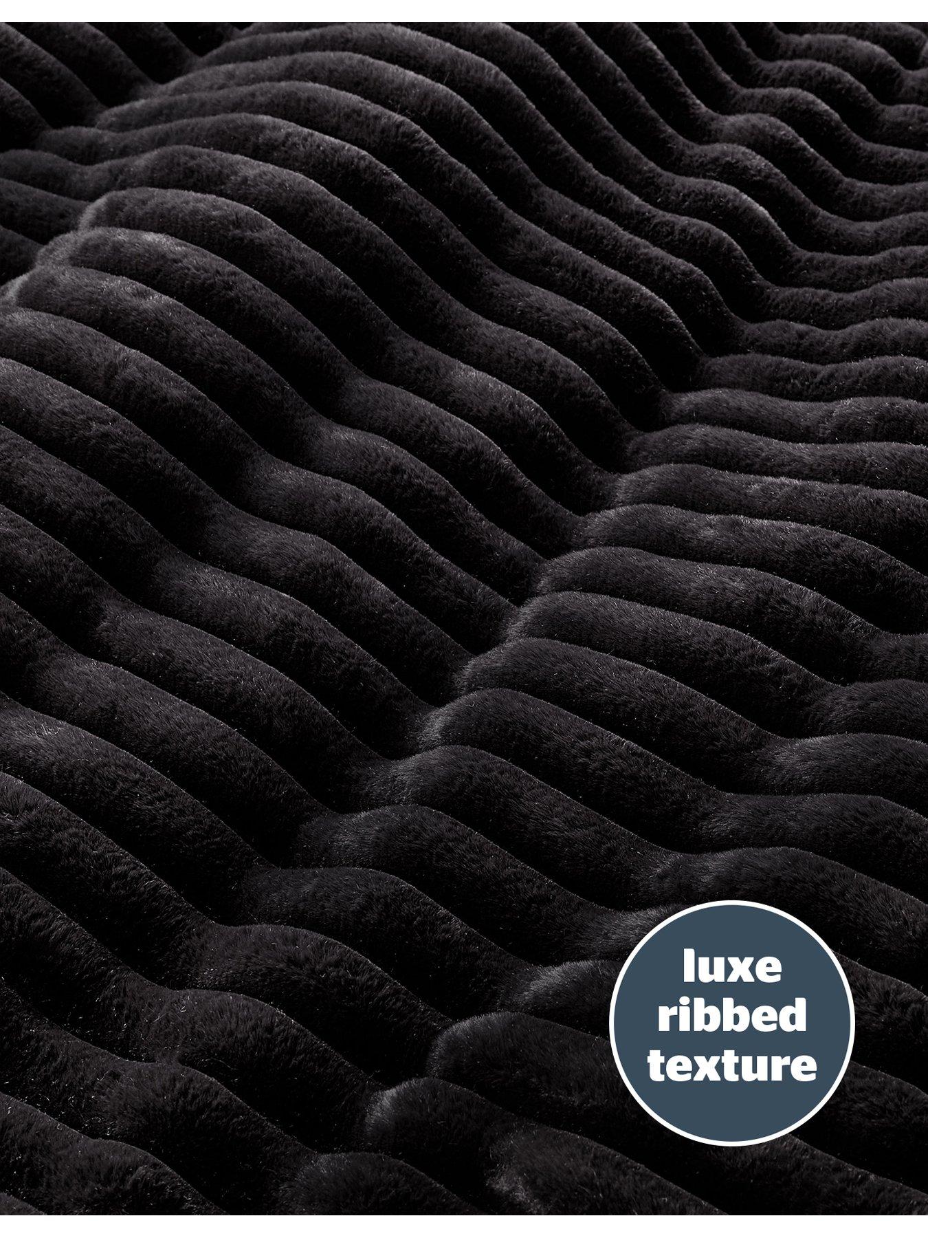 Image 4 of 7 of Silentnight Ribbed Faux Fur Duvet Cover Set