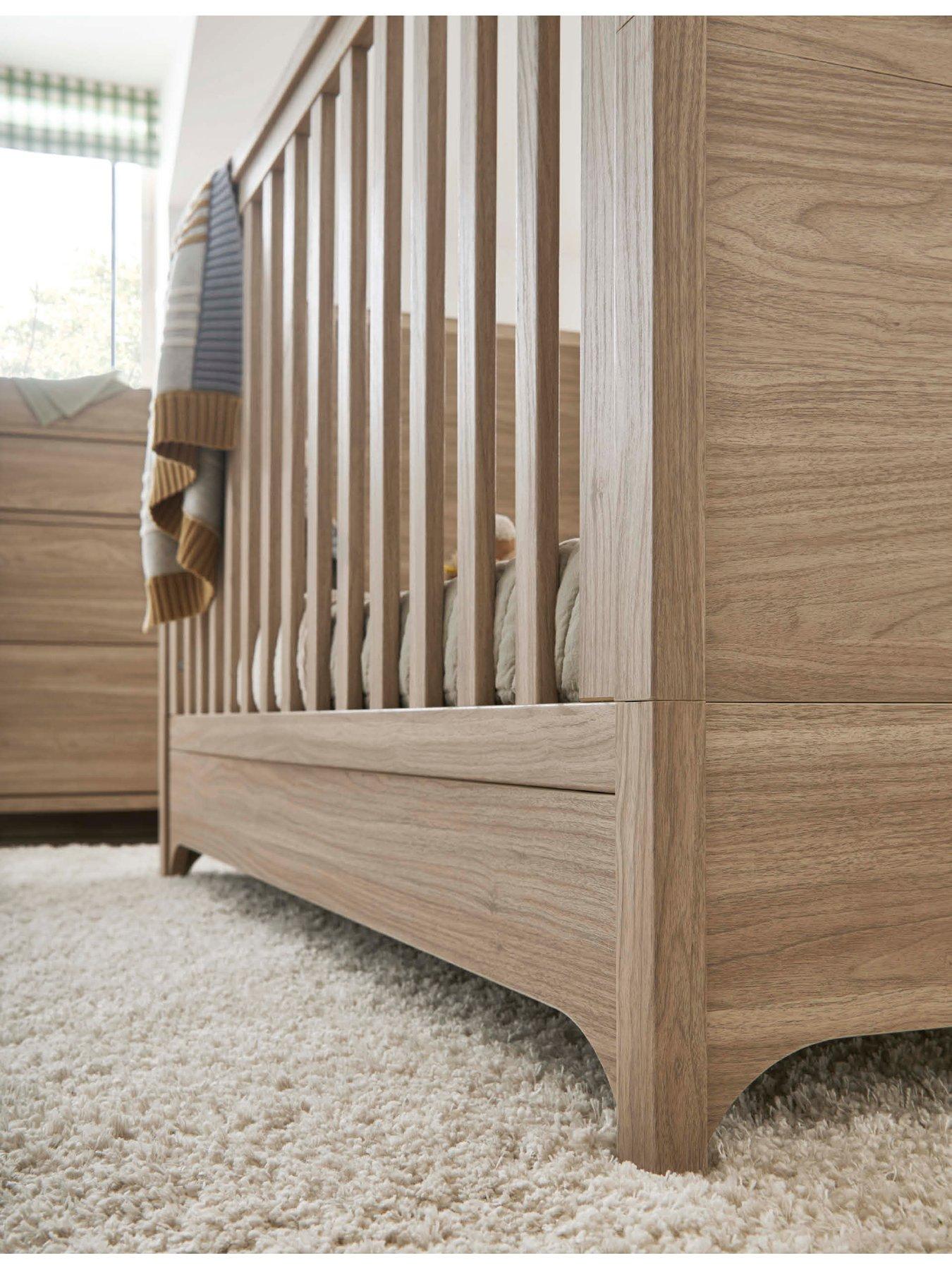  image of mamas-papas-barton-set-cotbed-amp-dresser