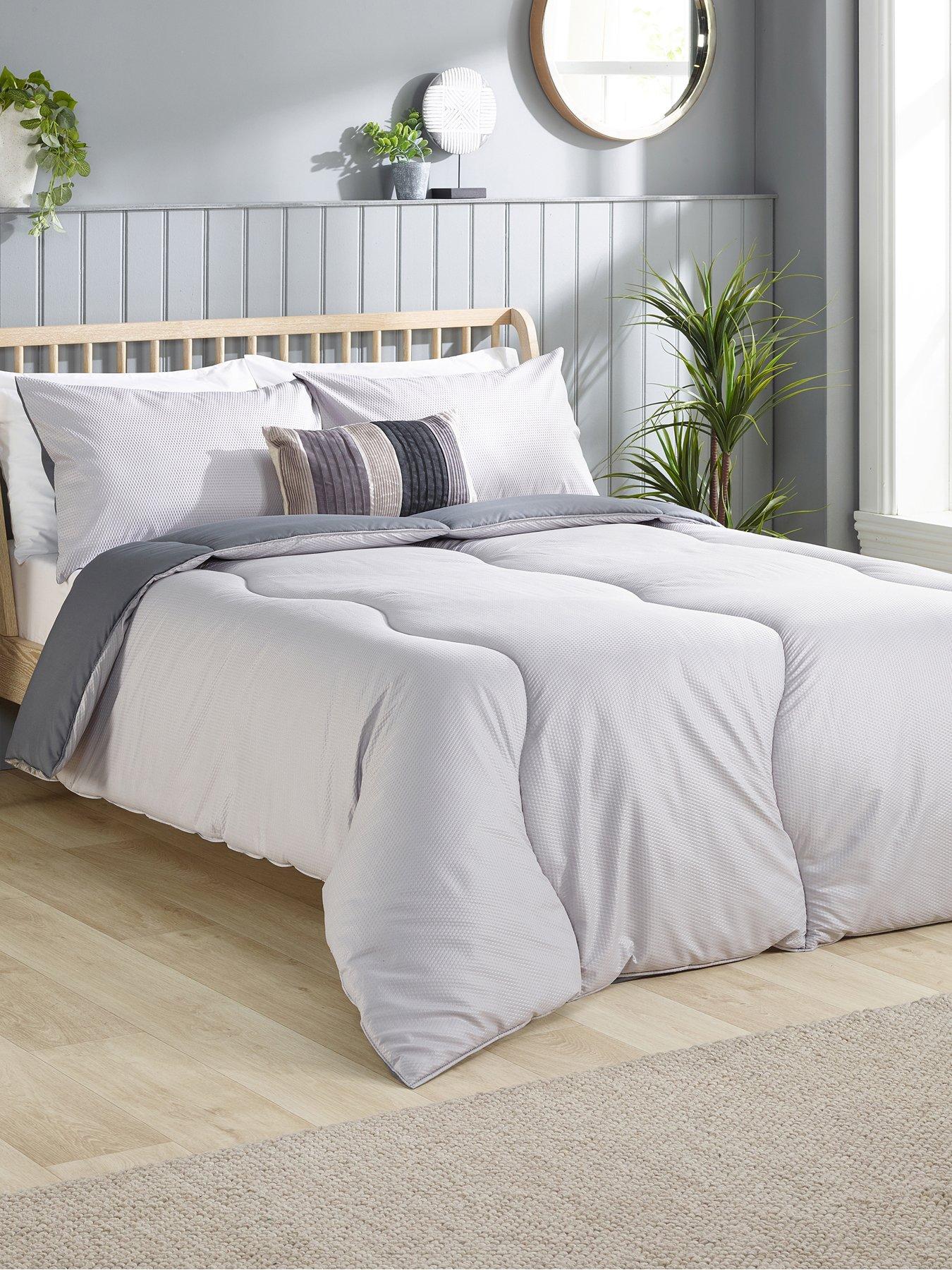 Slumberdown Coverless Comfort Embossed Waffle 4.5 Tog Duvet with matching pillowcase