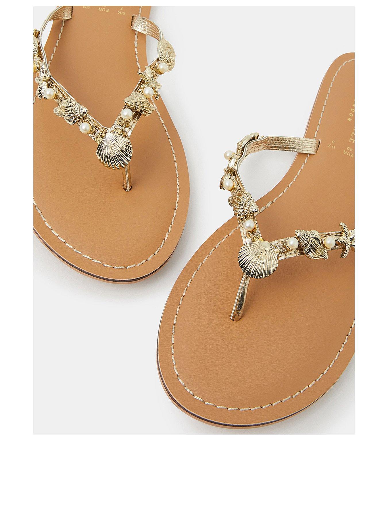 Image 3 of 4 of Accessorize Seashell Sandal - Gold