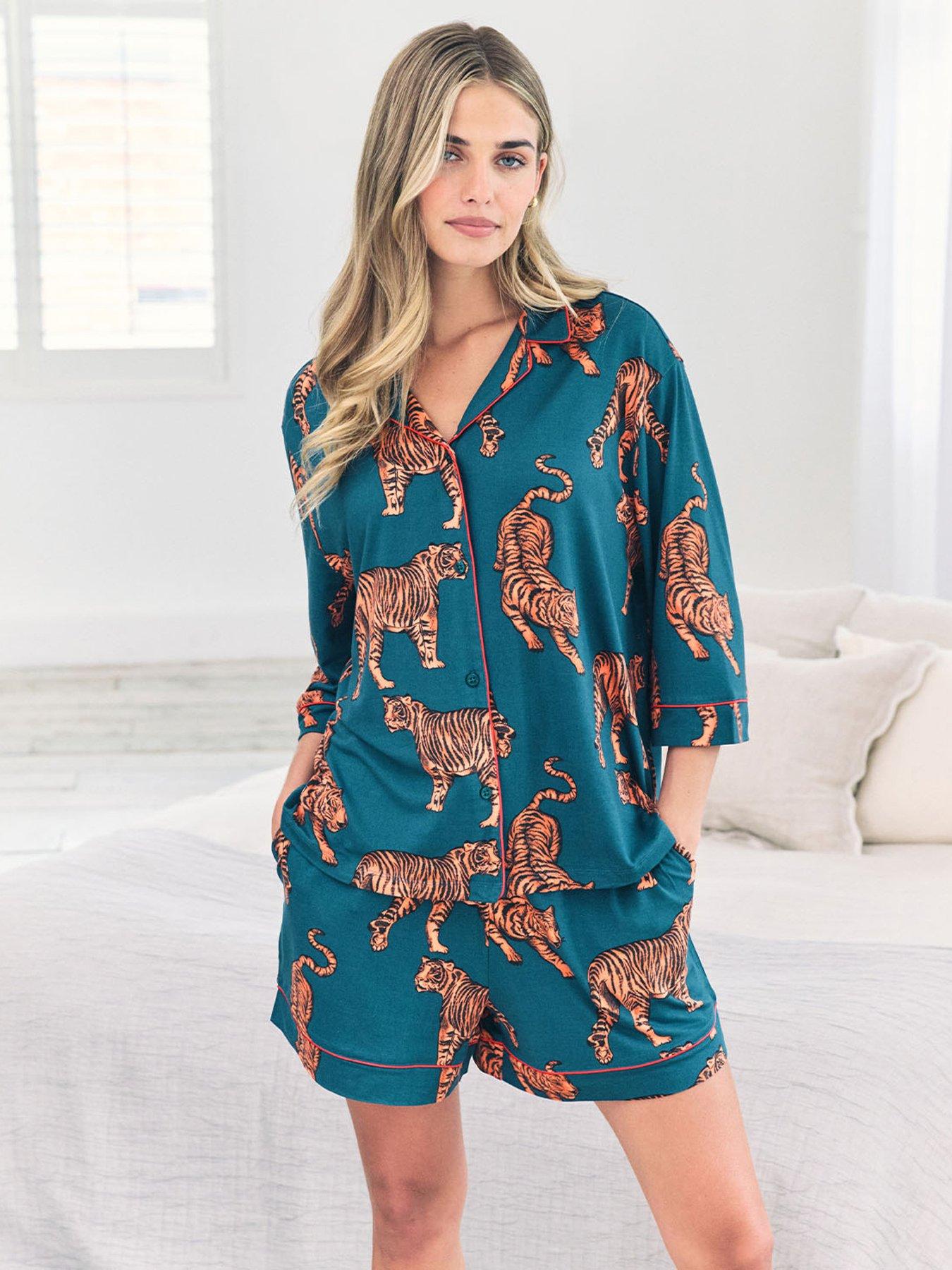 Image 2 of 6 of CHELSEA PEERS Tiger Print Short Pyjama Set - Teal